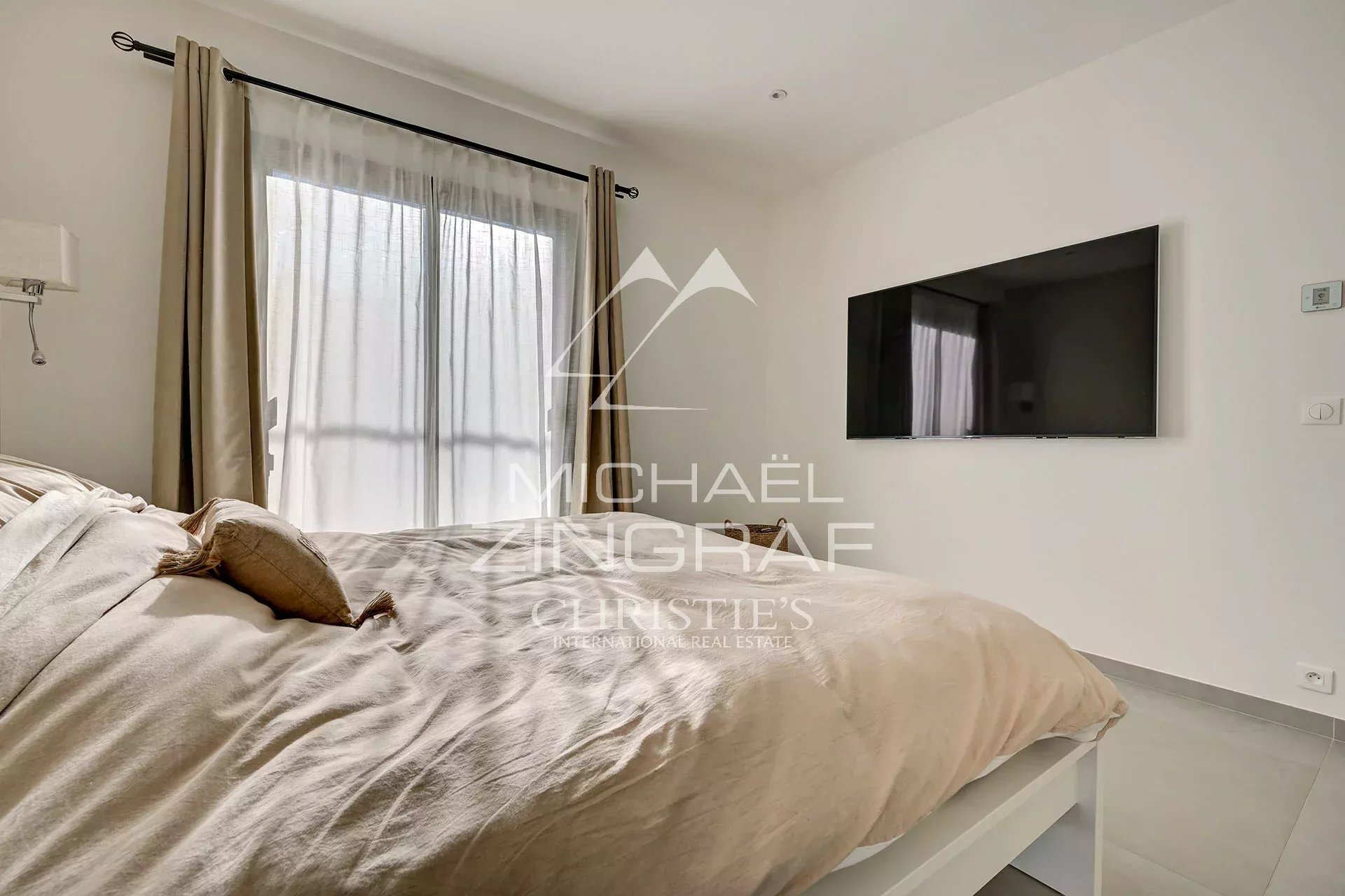 4 Bedroom Villa/Townhouse's Image 9