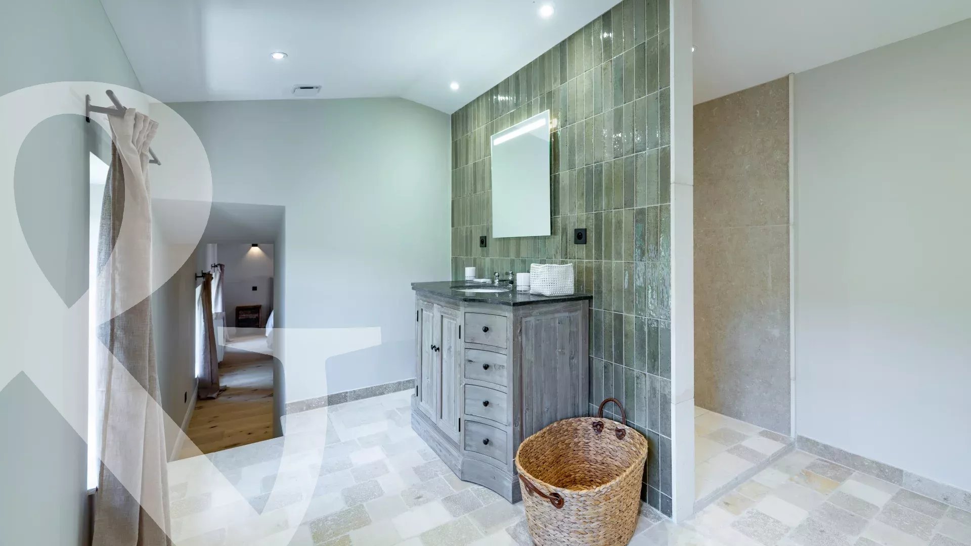 UN BIEN UNIQUE AVEC VUE SUR L'EGLISE