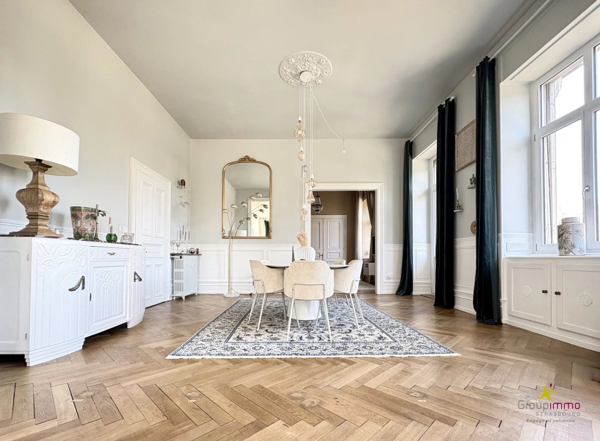 Magnifique appartement bourgeois face au palais universitaire