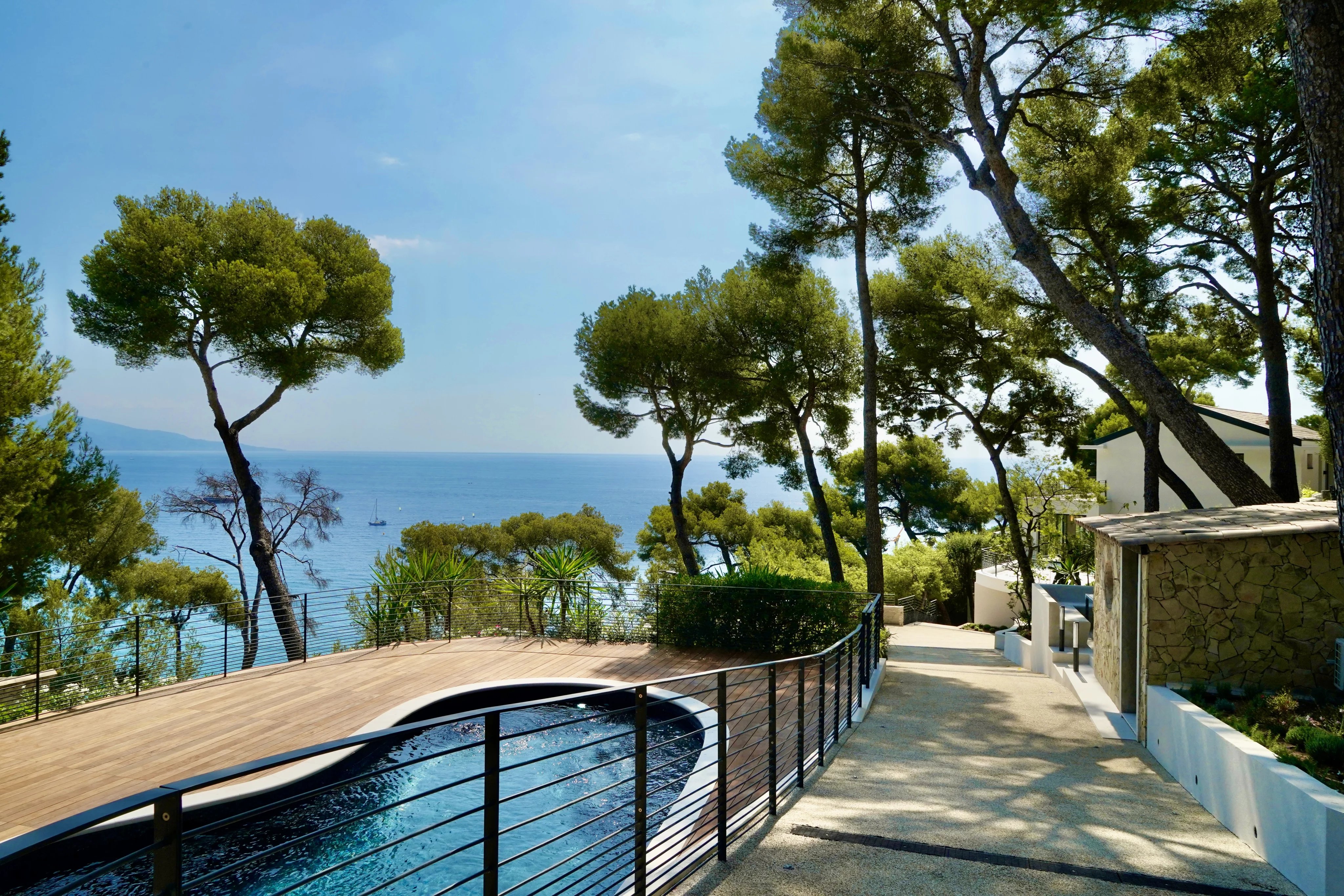 ROQUEBRUNE CAP MARTIN - LE CAP - VILLA VUE MER PANORAMIQUE  - 6 CHAMBRES - PISCINE - APPARTEMENT INDEPENDANT