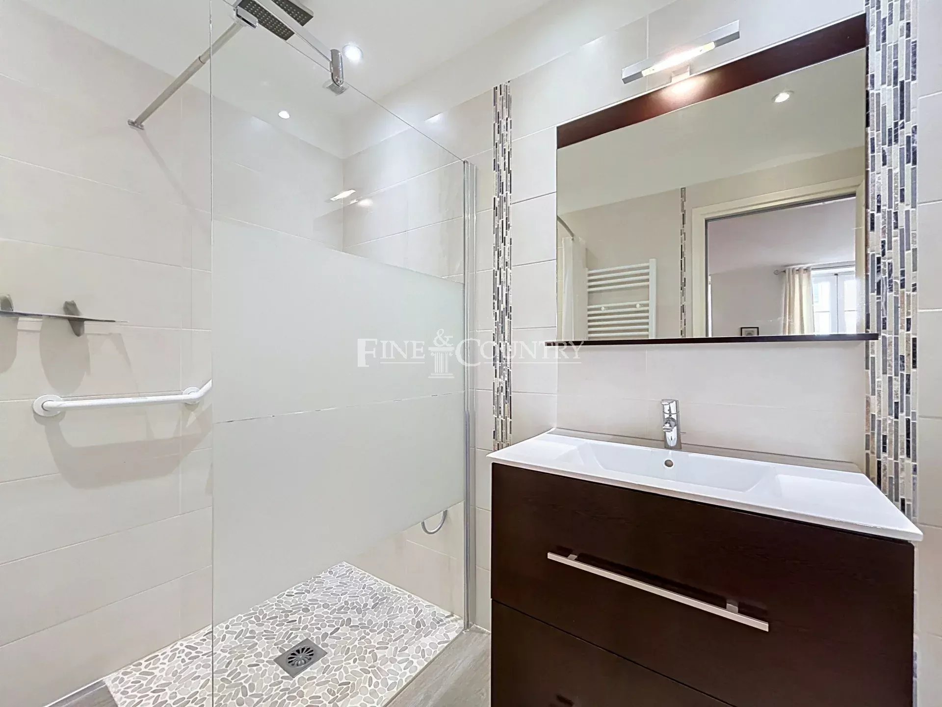 Photo of Appartment 3 bedrooms for sale in Cannes Banane
