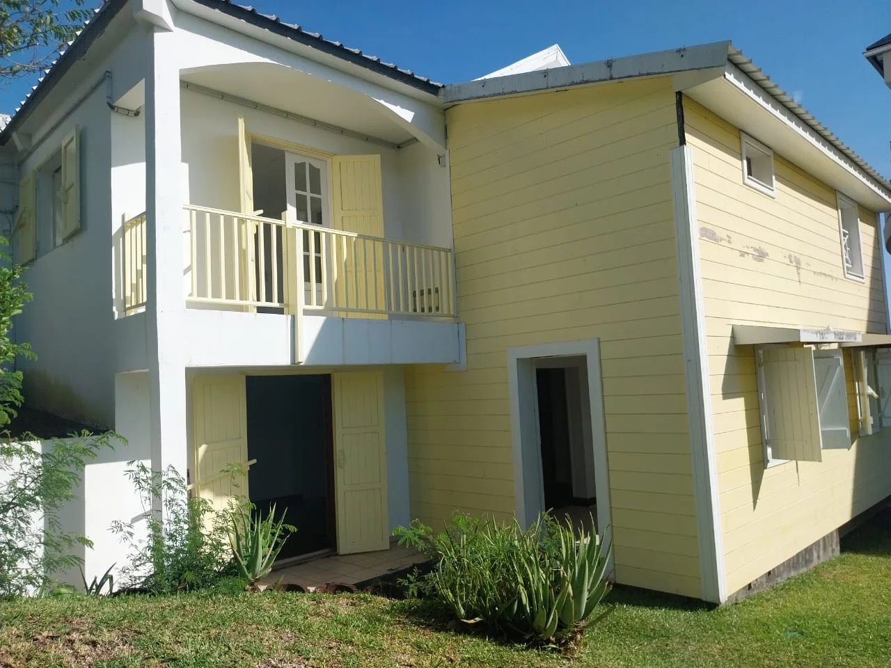 Maison -6 pièces- 180 m²