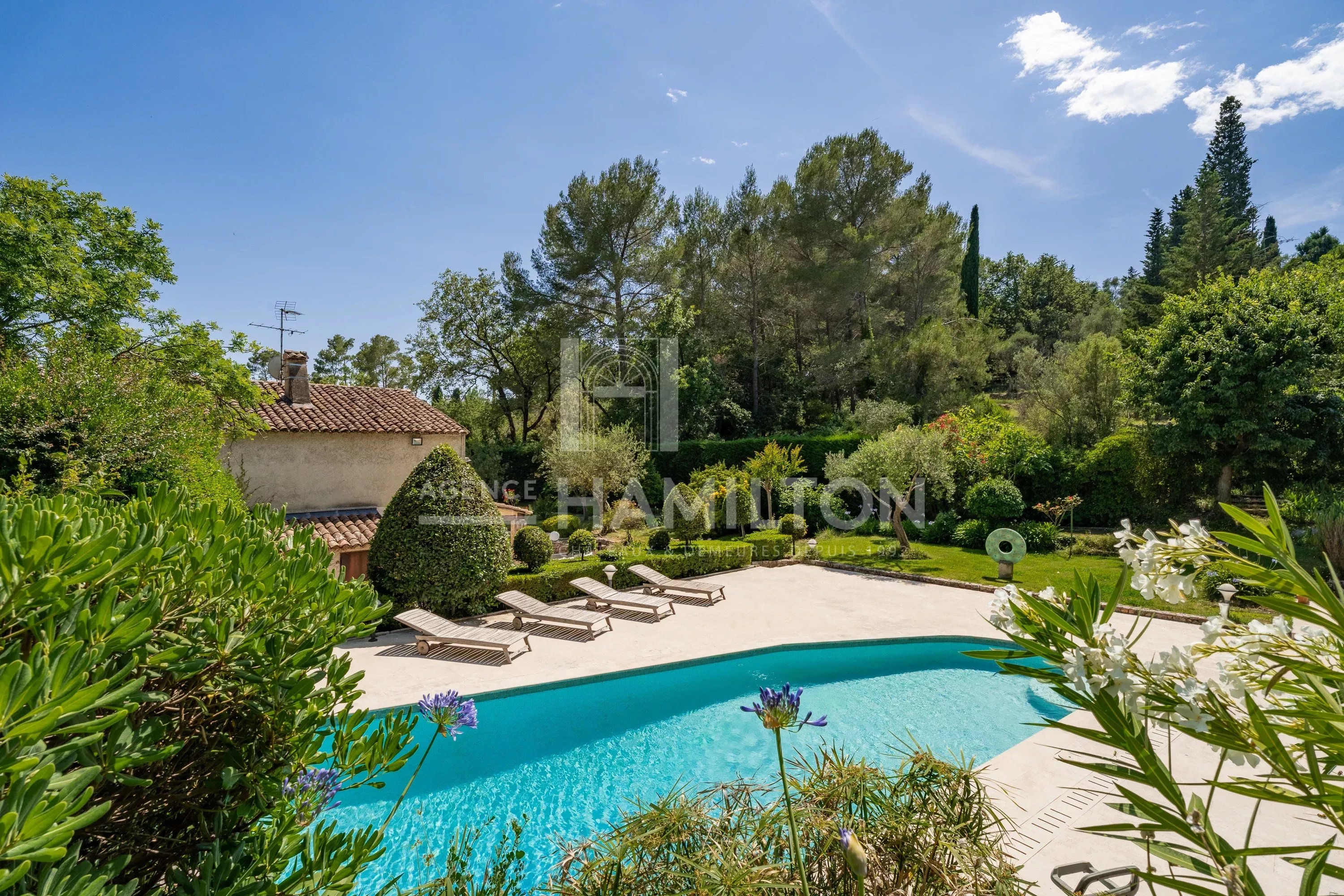 Villa Provençale, piscine, studio, projet d'agrandissement.