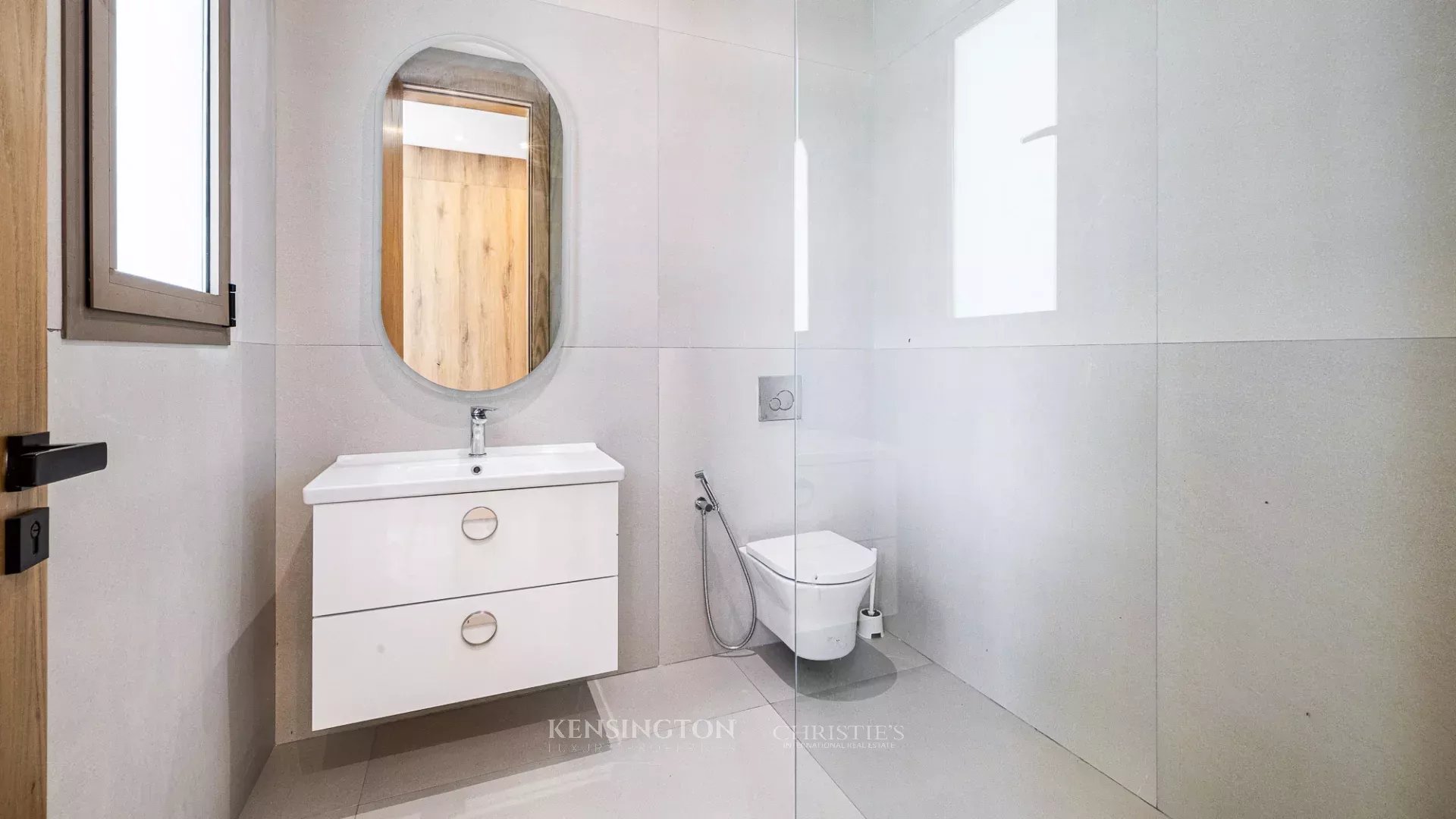 9 Bedroom Villa/Townhouse's Image 64