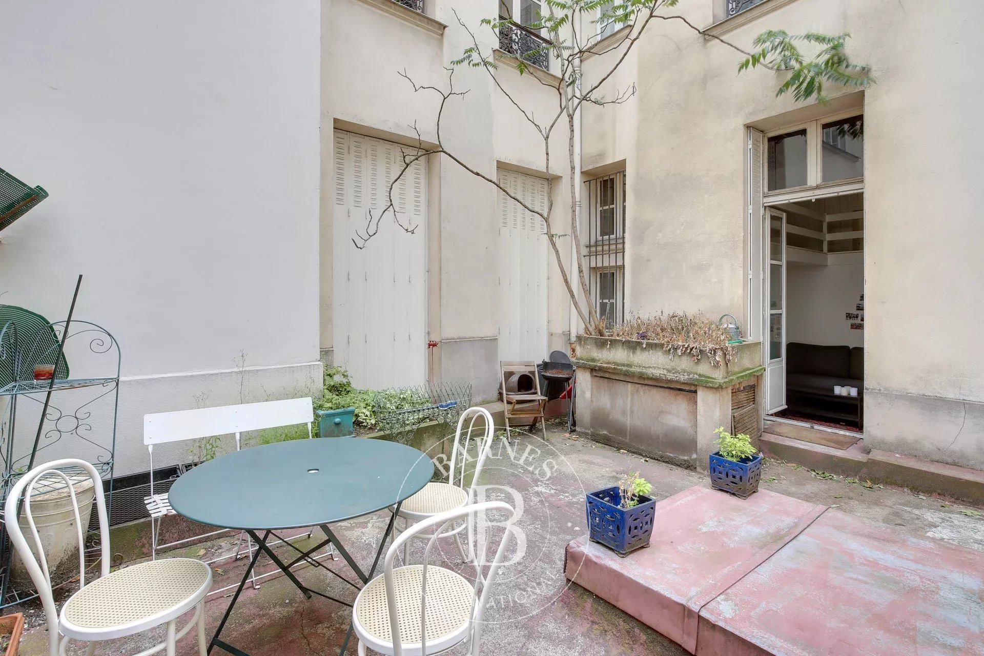 Sole agent - Paris 6 - Mabillon - fixer upper duplex apartment - quiet