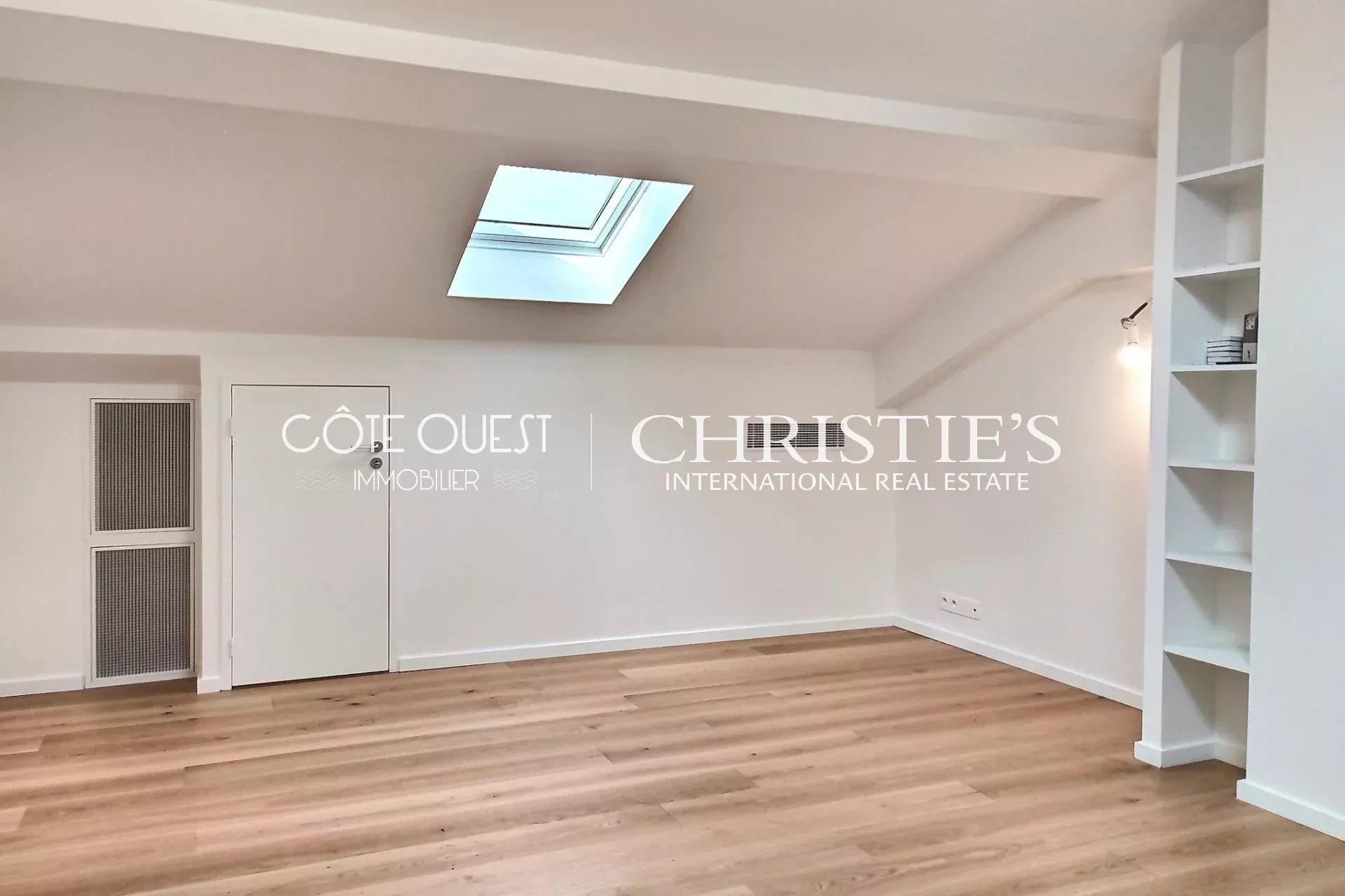 5 Bedroom Other's Image 5