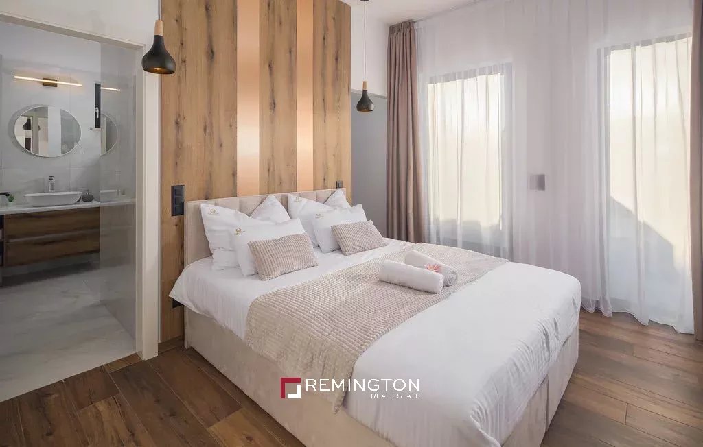 4 Bedroom Villa/Townhouse's Image 8
