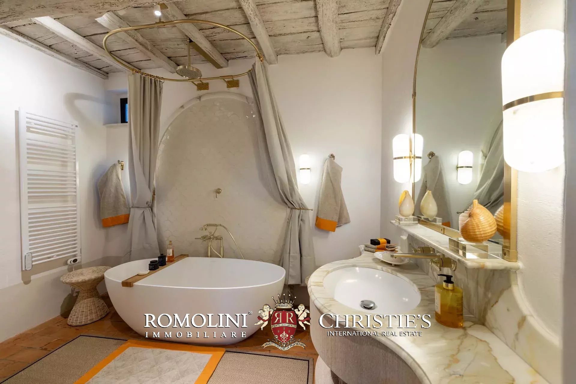 4 Bedroom Villa/Townhouse's Image 37