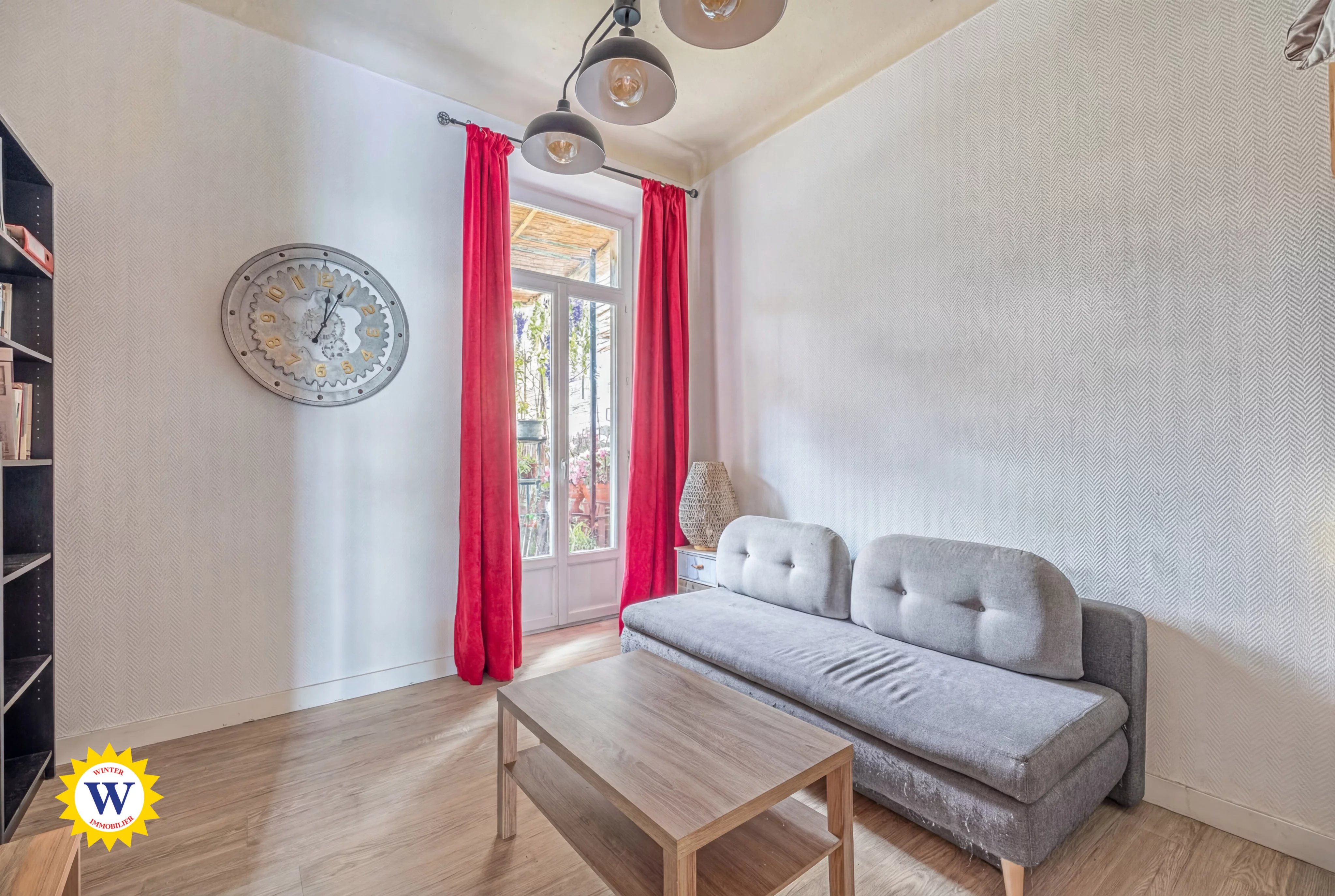 Appartement familial avec terrasse à rénover, proche gare et tram — photo 9