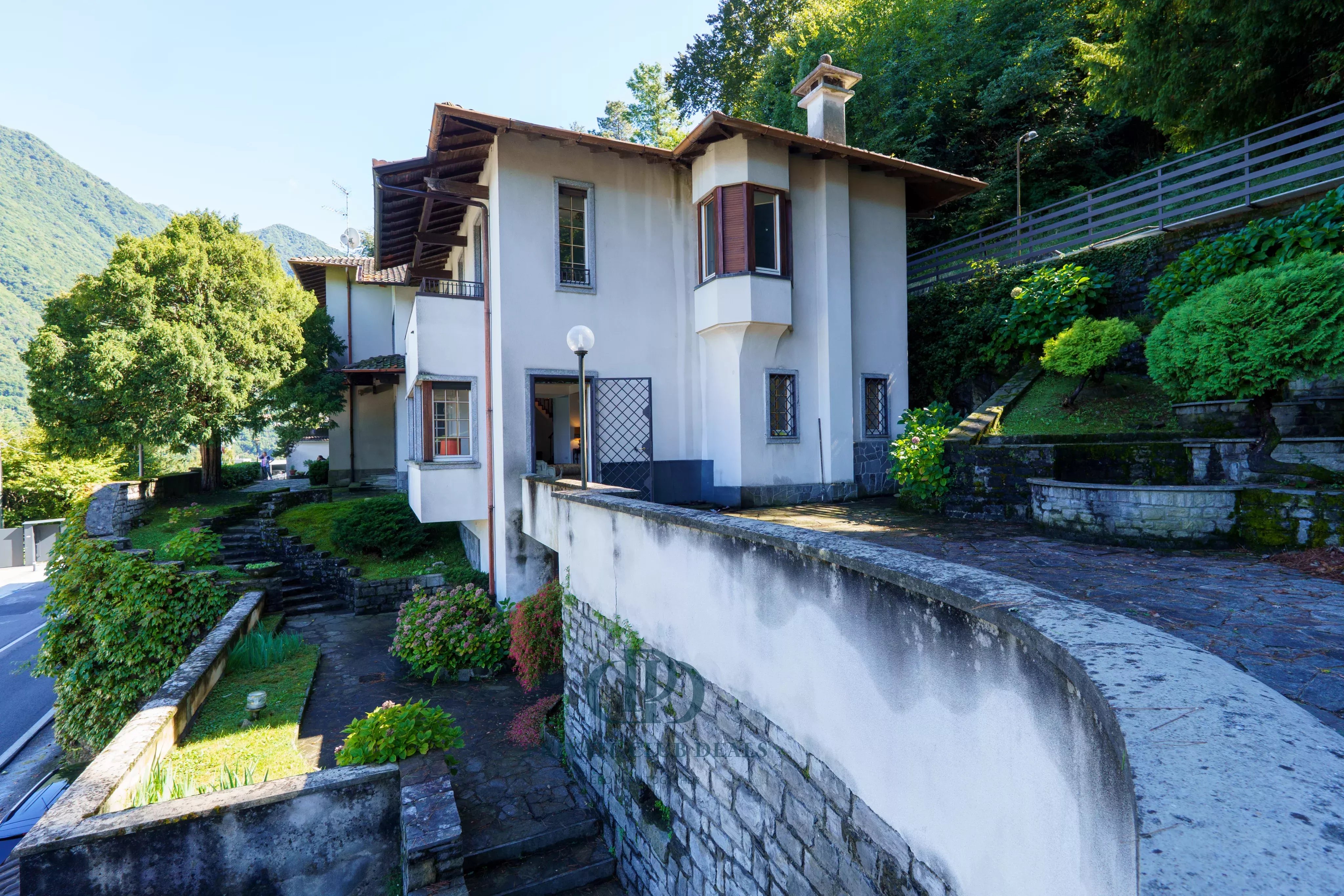 Villa Como - picture 4