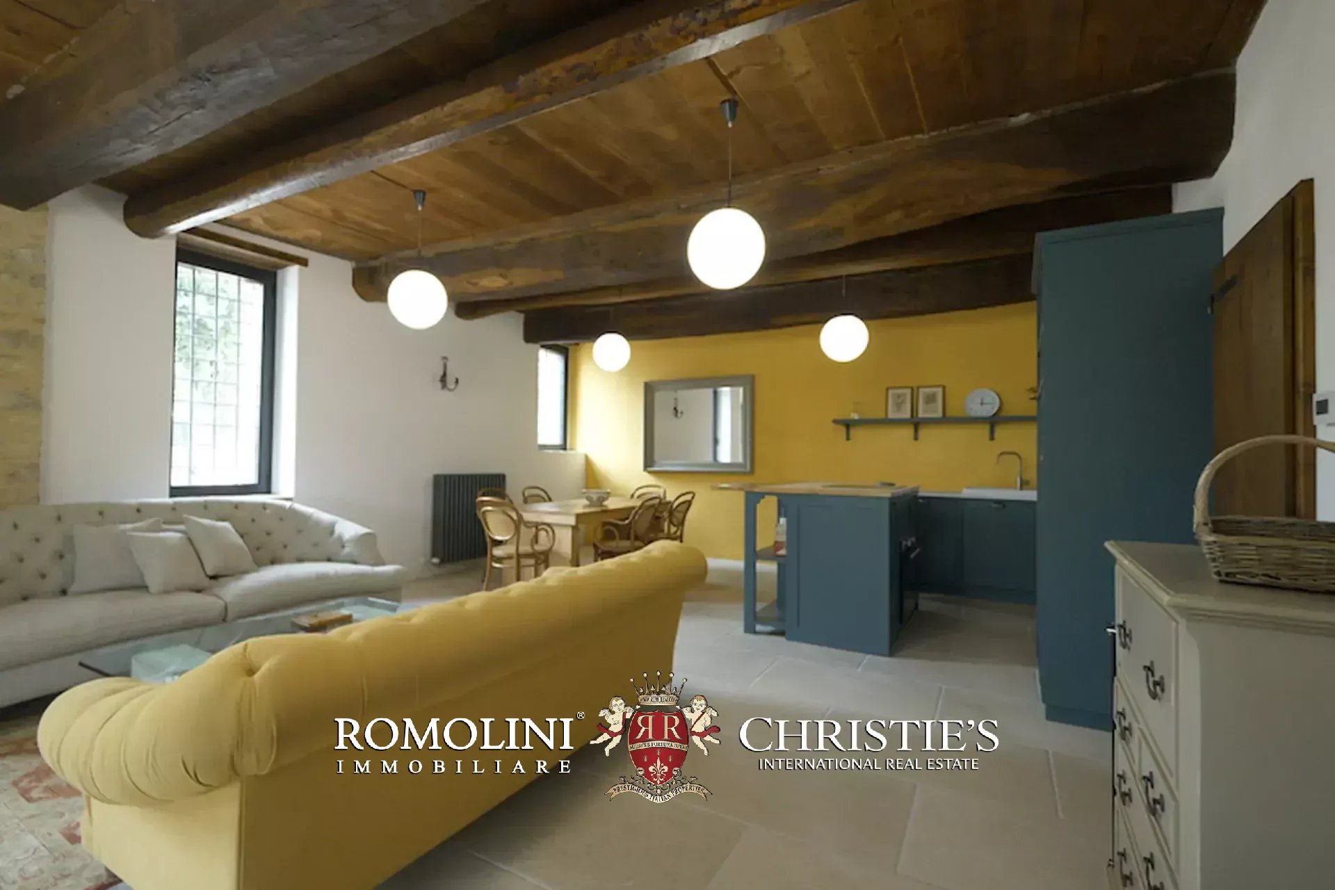  FINELY RESTORED RURAL COMPLEX FOR SALE IN UMBERTIDE UMBRIA
