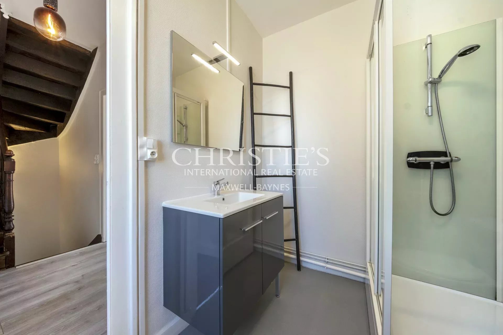 13 Bedroom Villa/Townhouse's Image 47