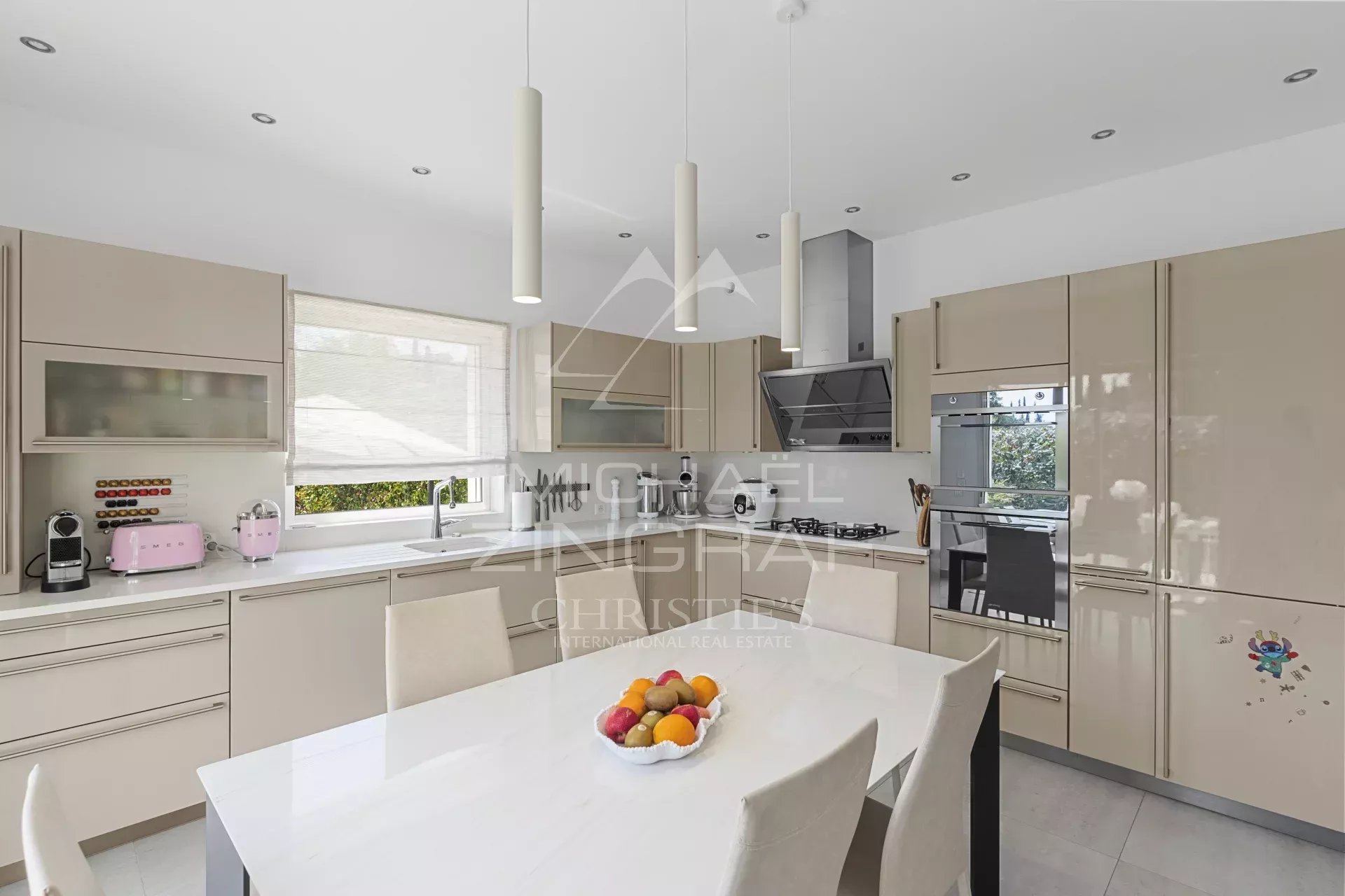 4 Bedroom Villa/Townhouse's Image 7