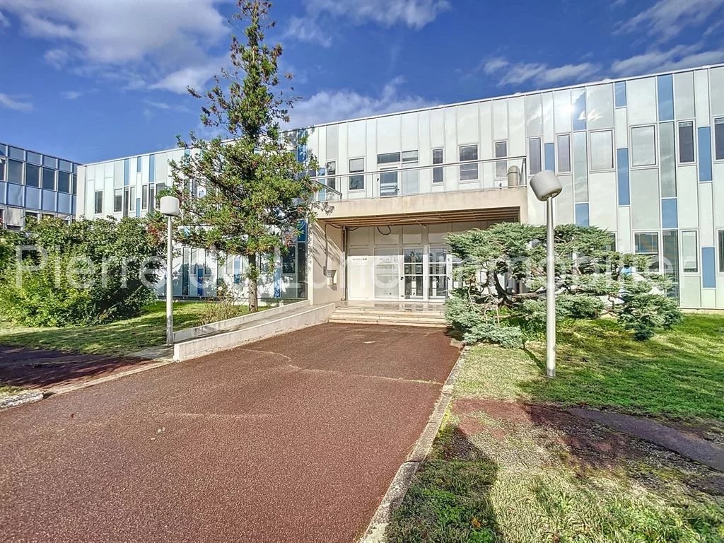 Espace de bureaux modernes et modulables de 561m2, situé dans un