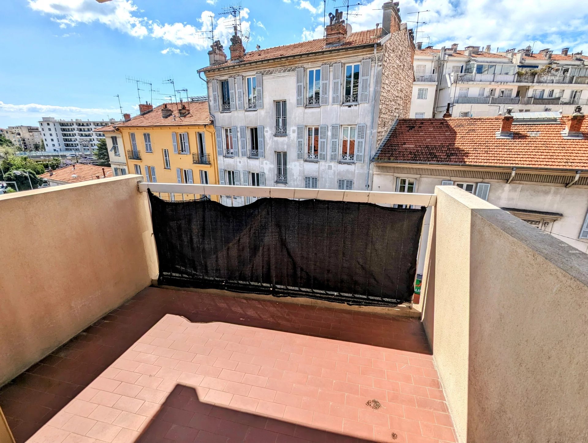 2 Pièces - Terrasse - Cave