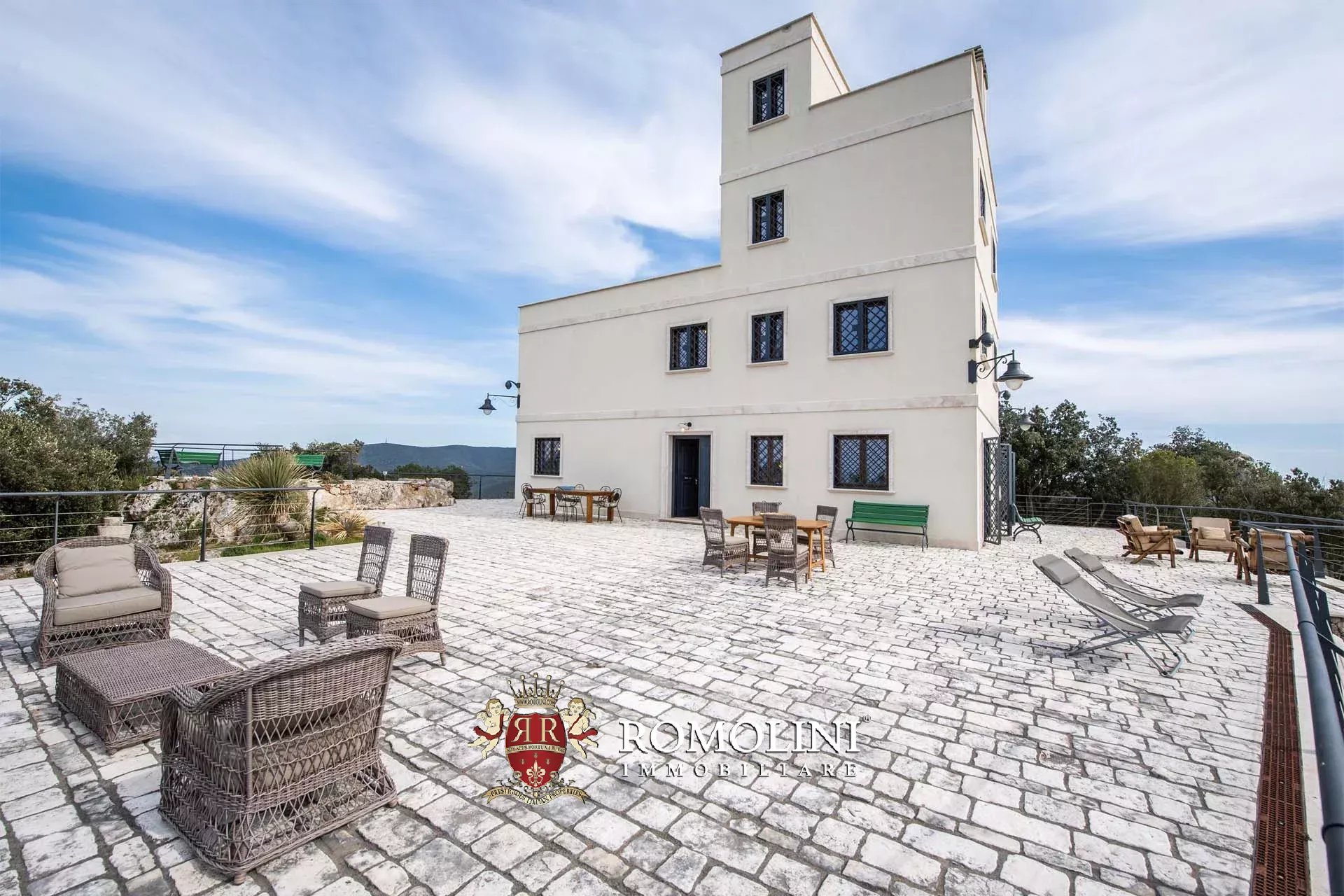 5 Bedroom Villa/Townhouse's Image 18