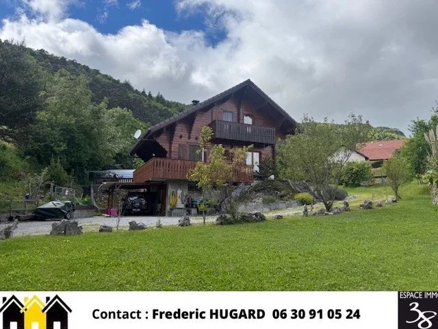Chalet sur 3953 m² de terrain