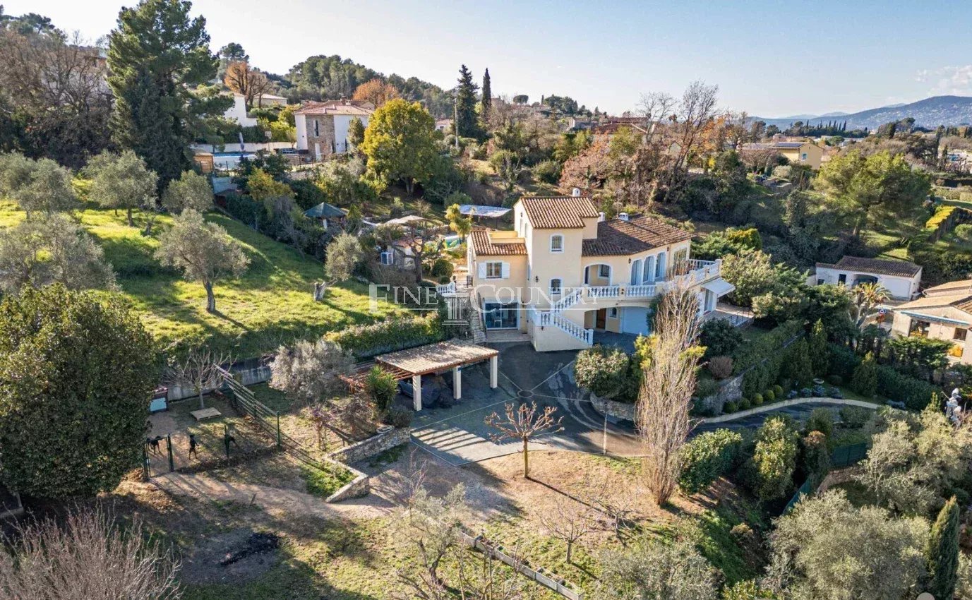 Photo of For sale  Villa in Valbonne - Panoramic view