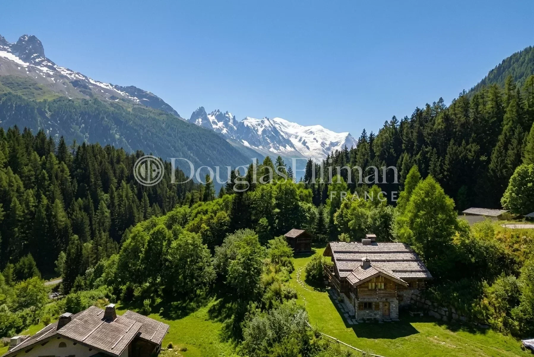 CHAMONIX – Élégant chalet savoyard de 6 chambres - Image nᵒ2