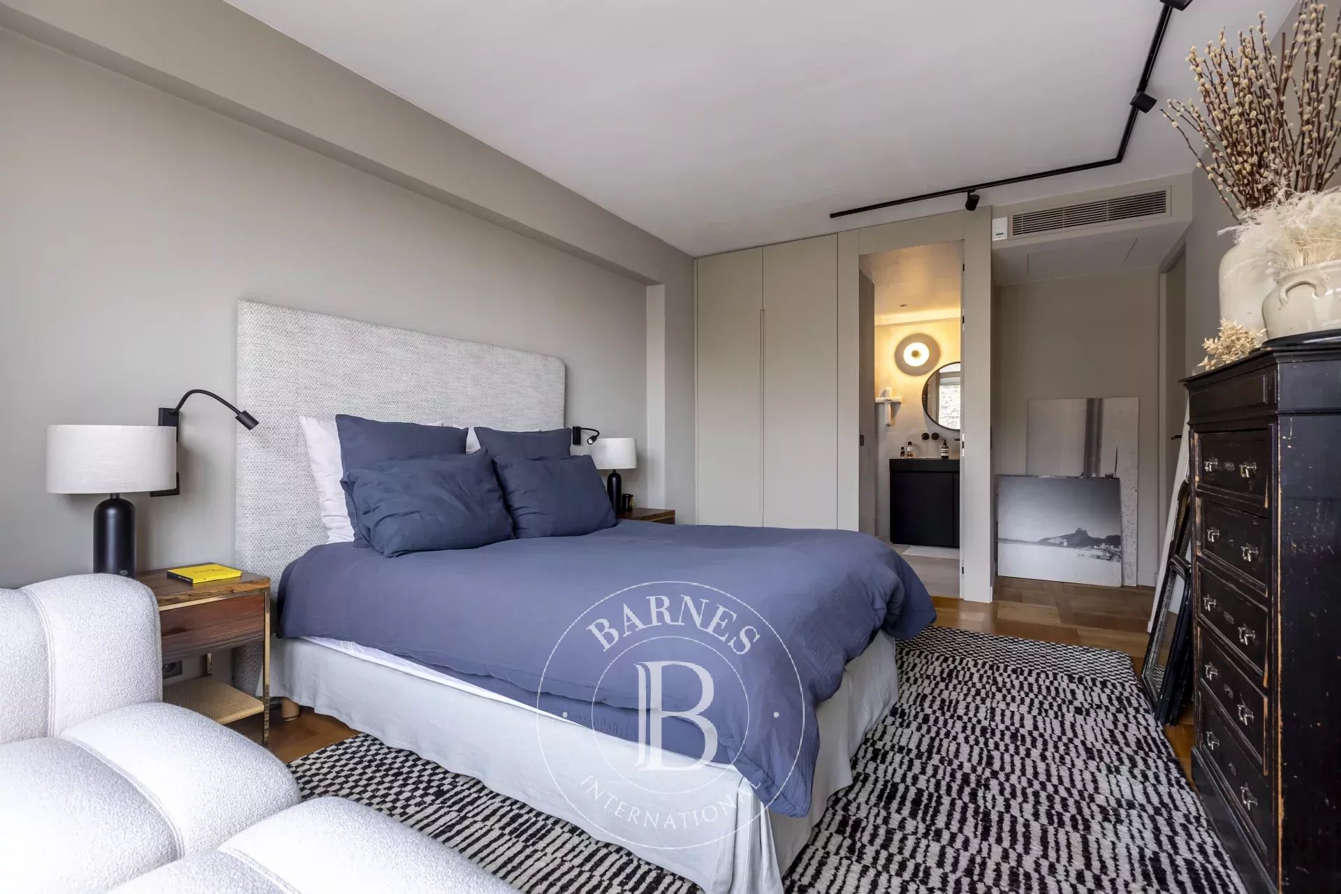 Paris  - Apartment 3 Bedrooms - picture 12