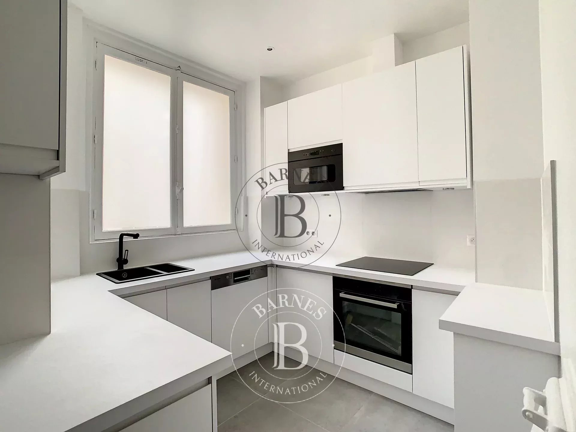 Daire Paris 8ème - picture 5