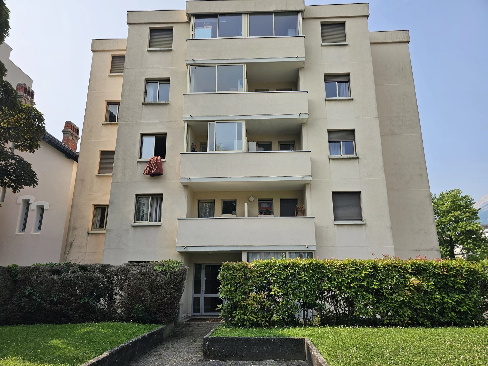 Agence immobilière de CAPSULE CORP