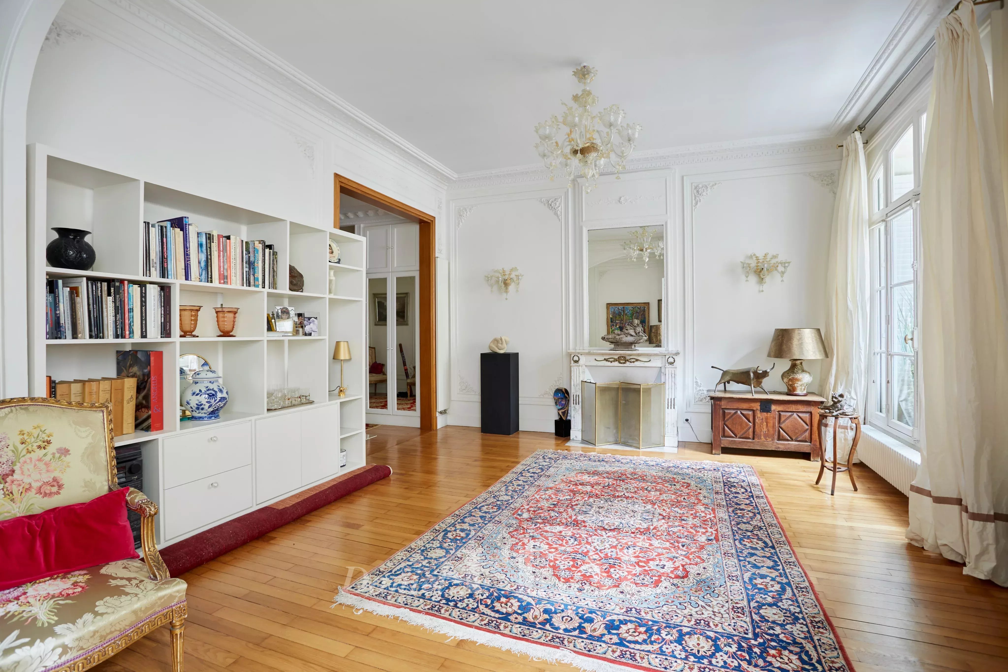 Sale Apartment Paris 16th