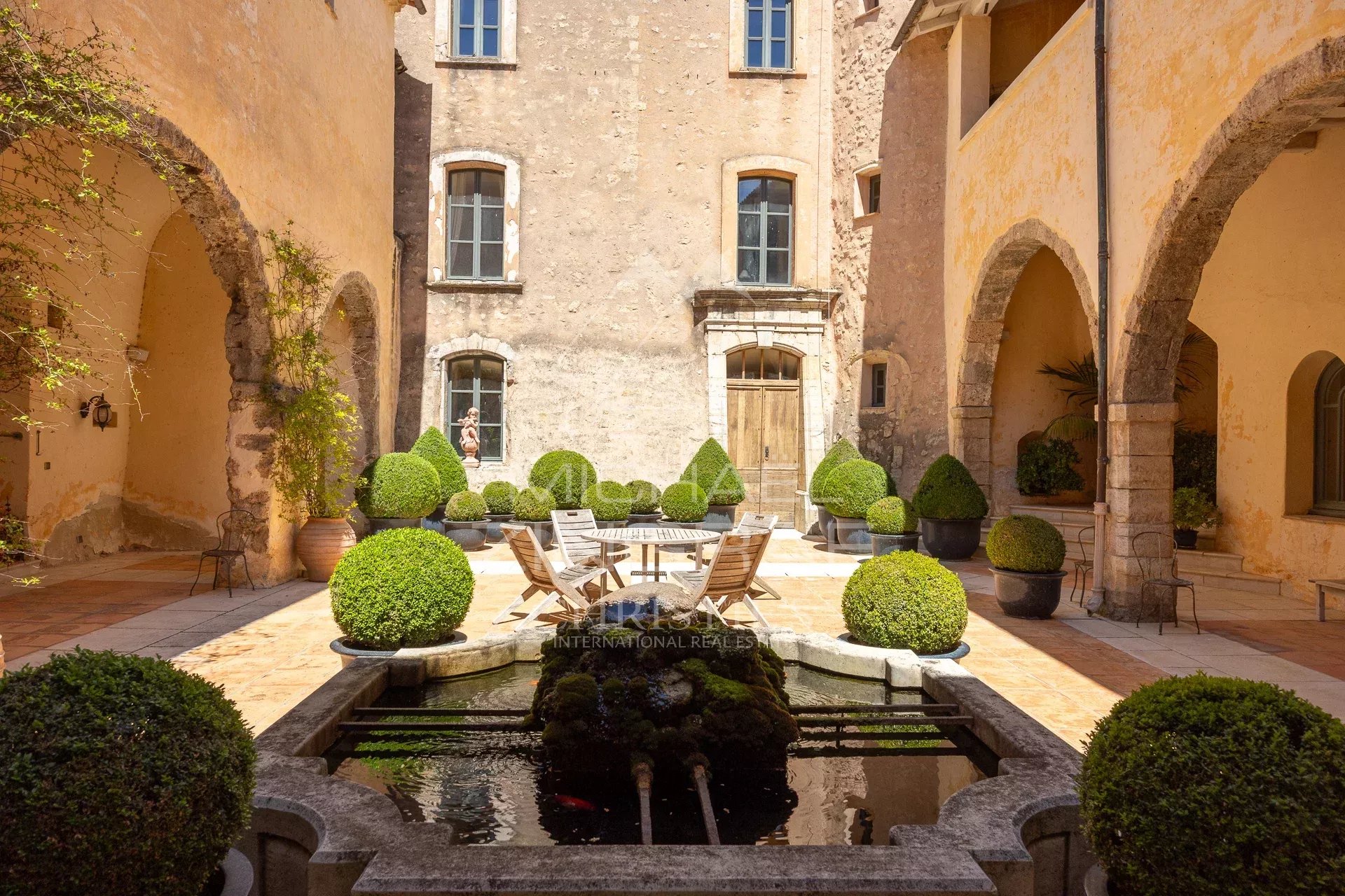 12 Bedroom Chateau's Image 4