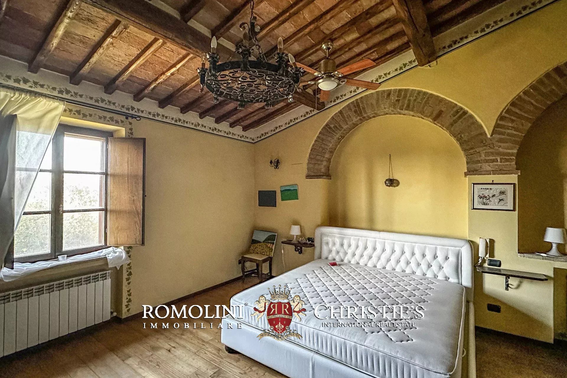 8 Bedroom Vineyard's Image 53