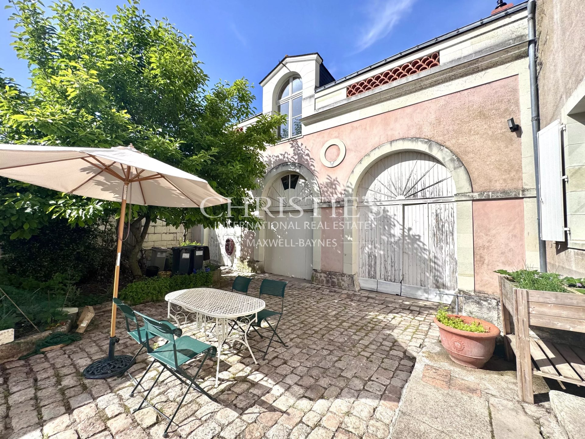 10 Bedroom Villa/Townhouse's Image 5
