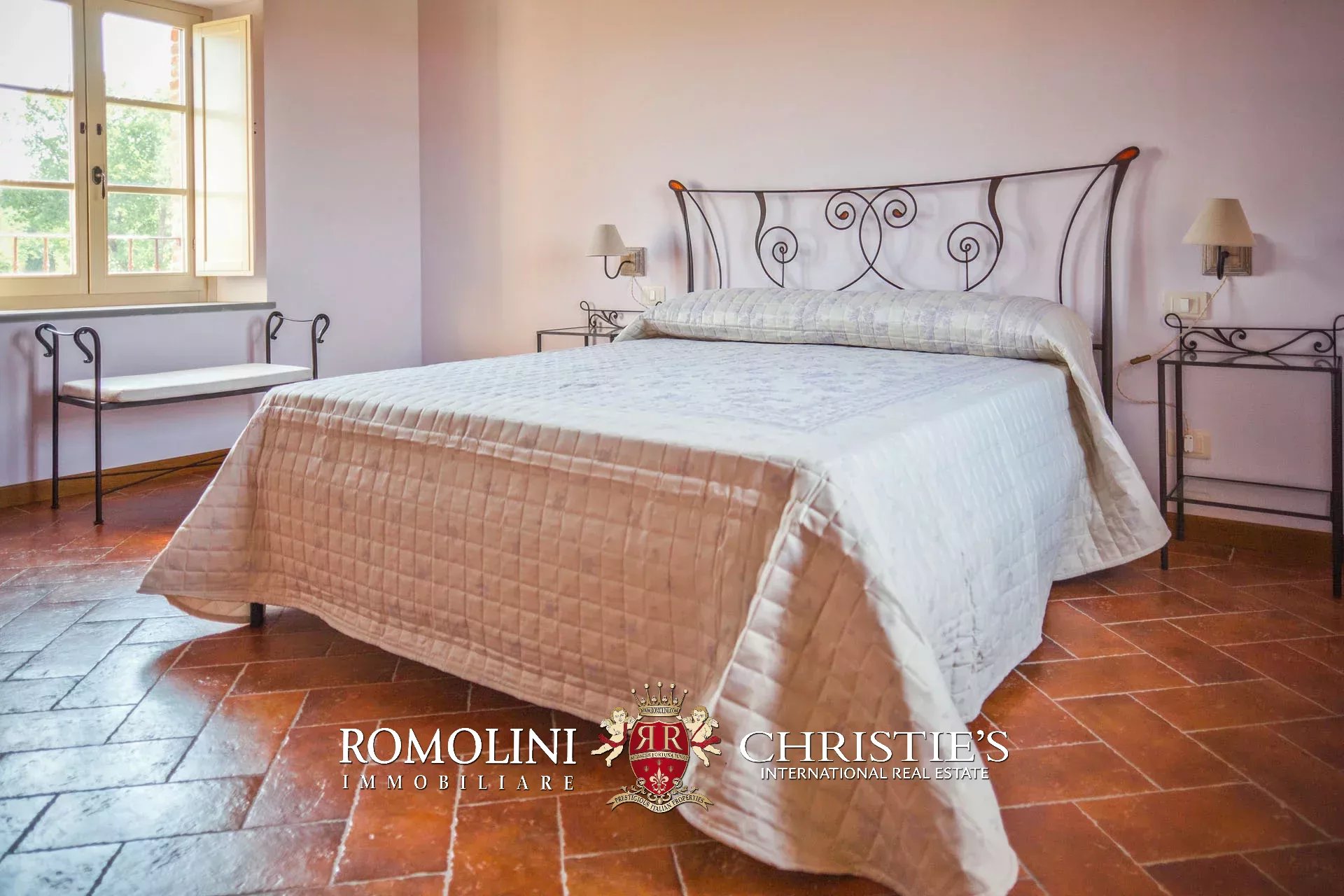 9 Bedroom Villa/Townhouse's Image 20