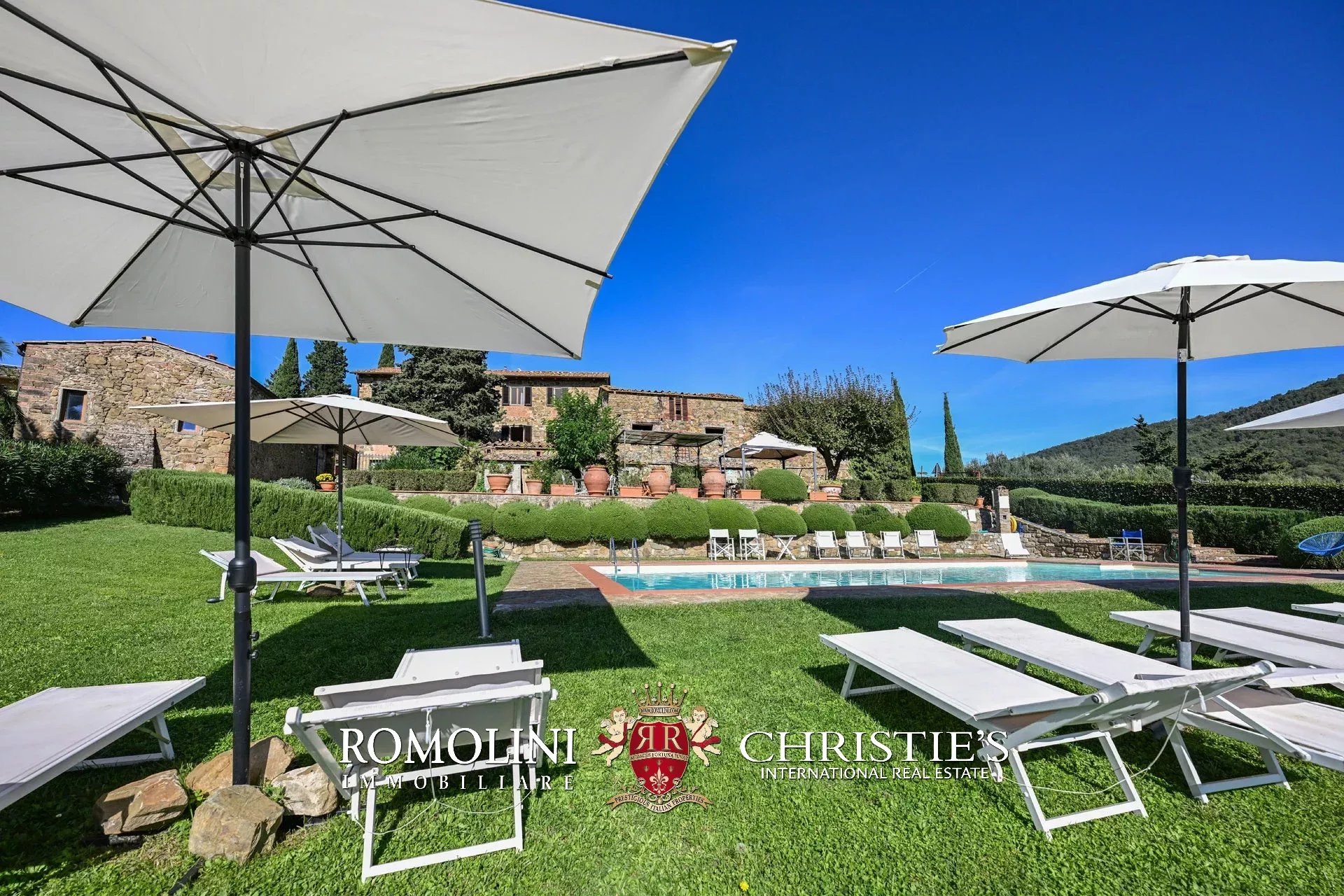 17 Bedroom Vineyard's Image 17