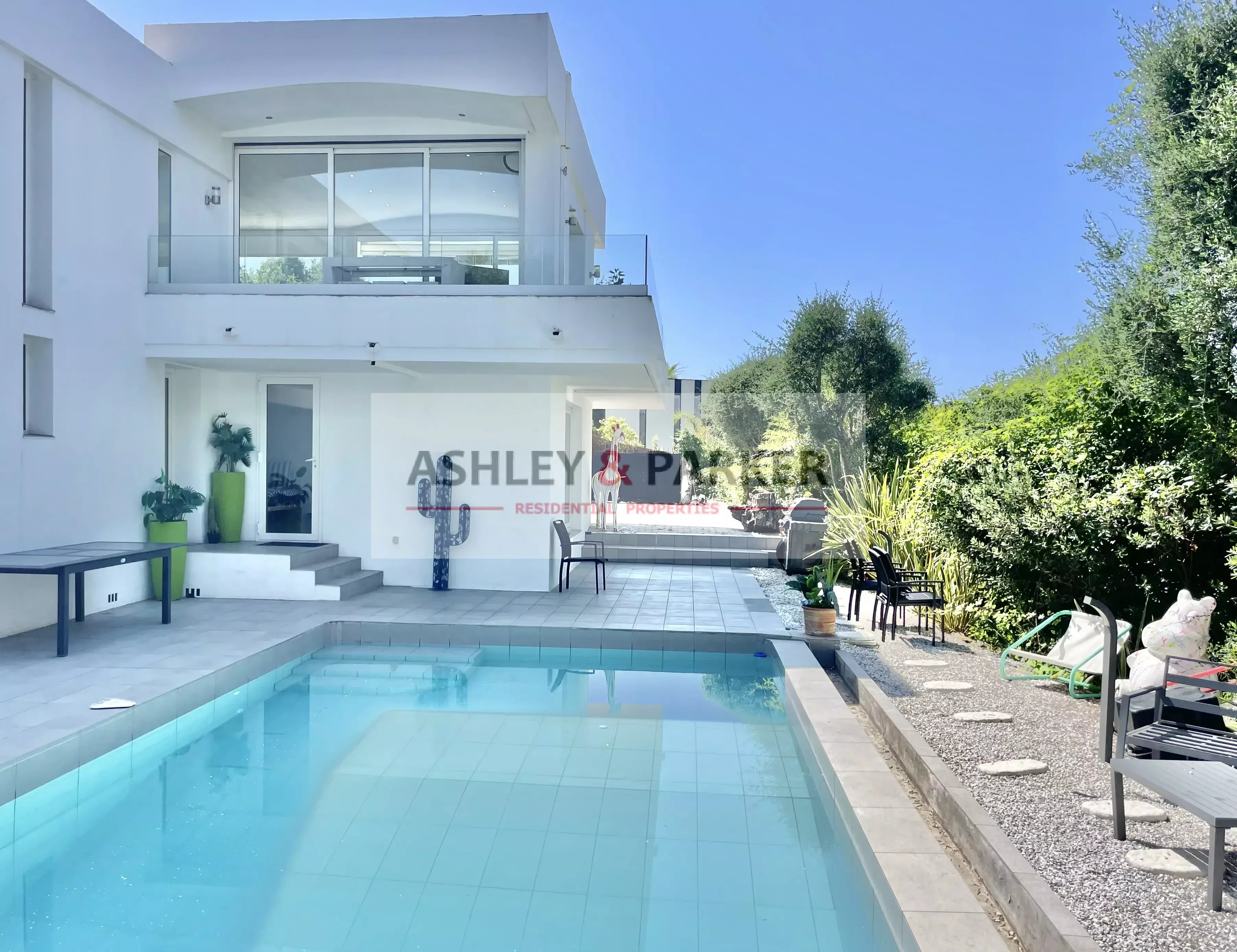 VILLA 6 LOCALI