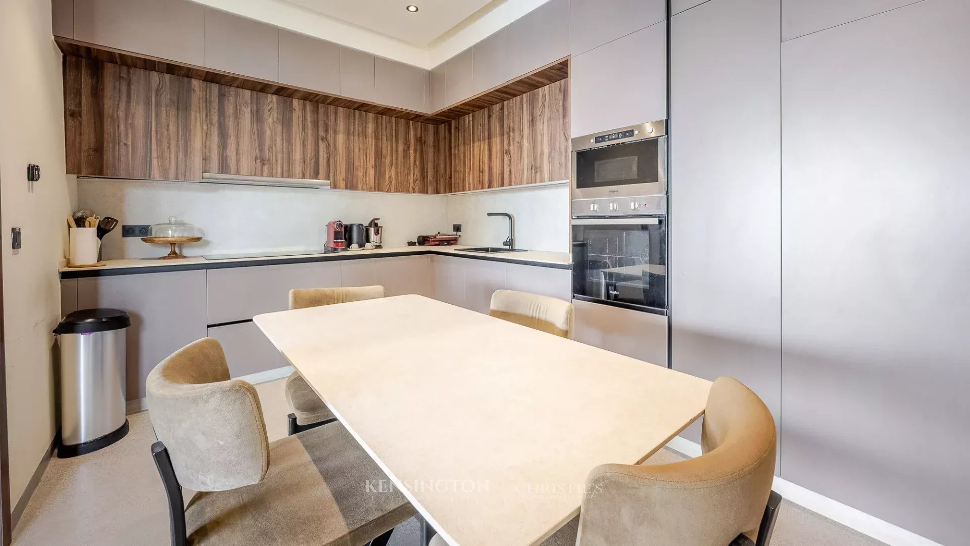 5 Bedroom Villa/Townhouse's Image 13