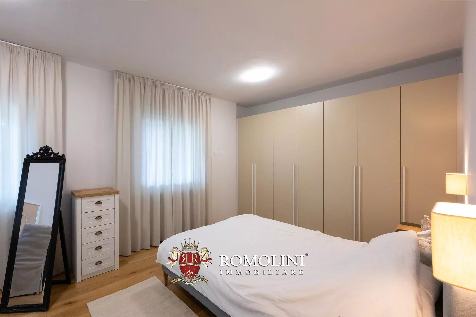 6 Bedroom Villa/Townhouse's Image 41