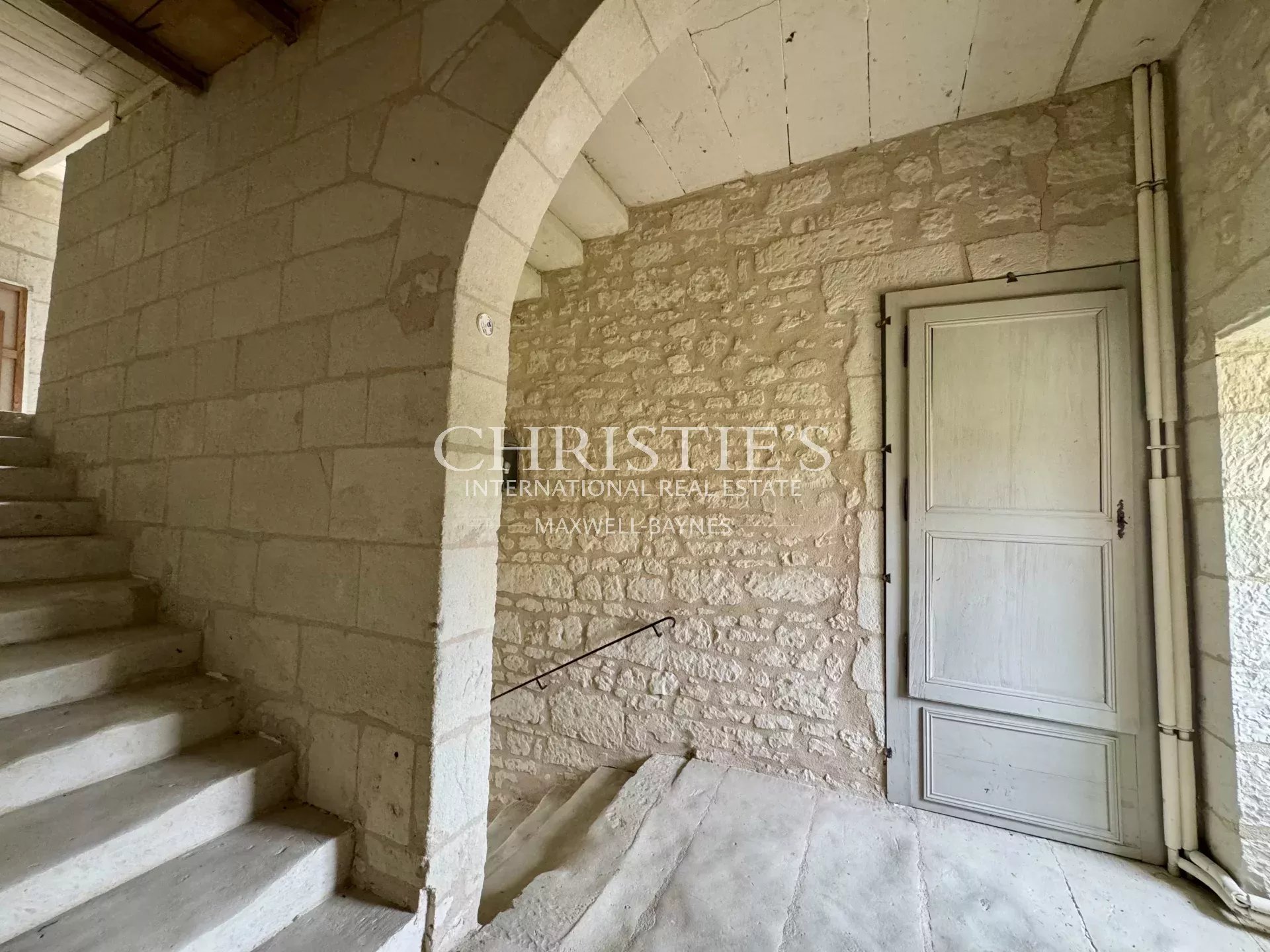 6 Bedroom Villa/Townhouse's Image 20