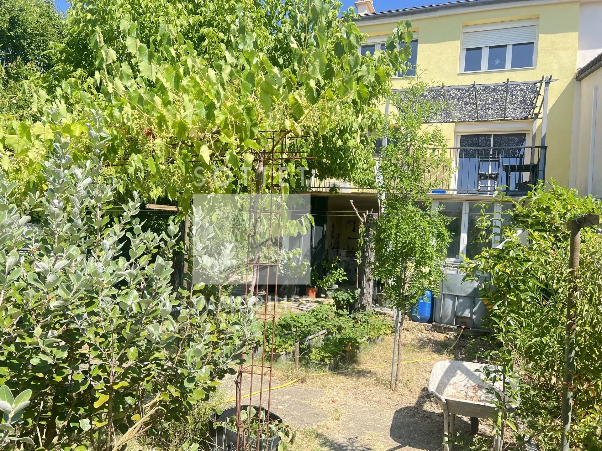 Agence immobilière de 