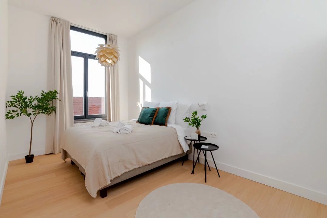 Stéphanie/Chatelain - 3 chambres meublé