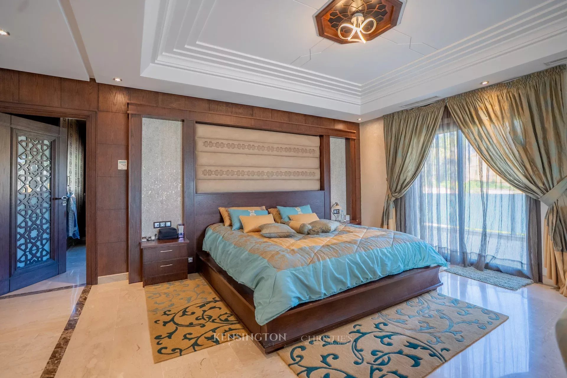 6 Bedroom Villa/Townhouse's Image 25