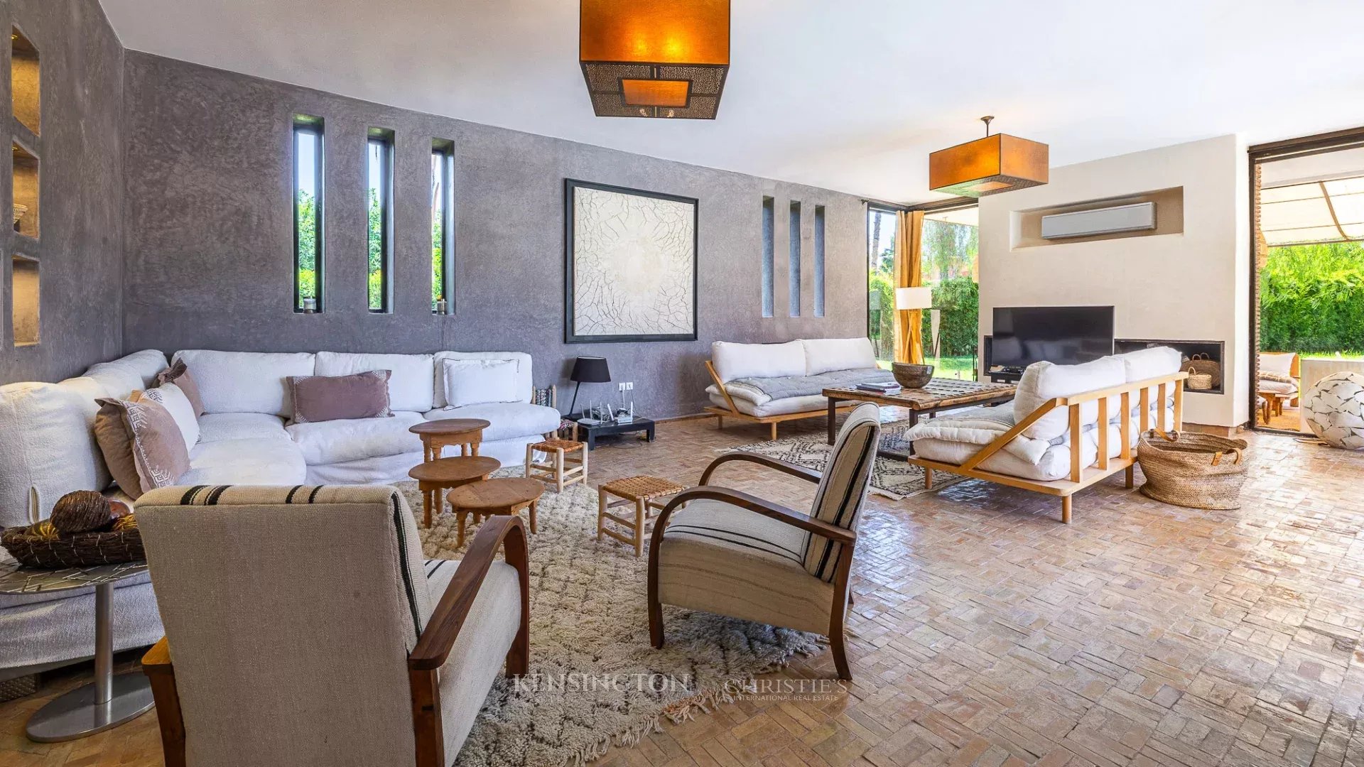 6 Bedroom Villa/Townhouse's Image 3