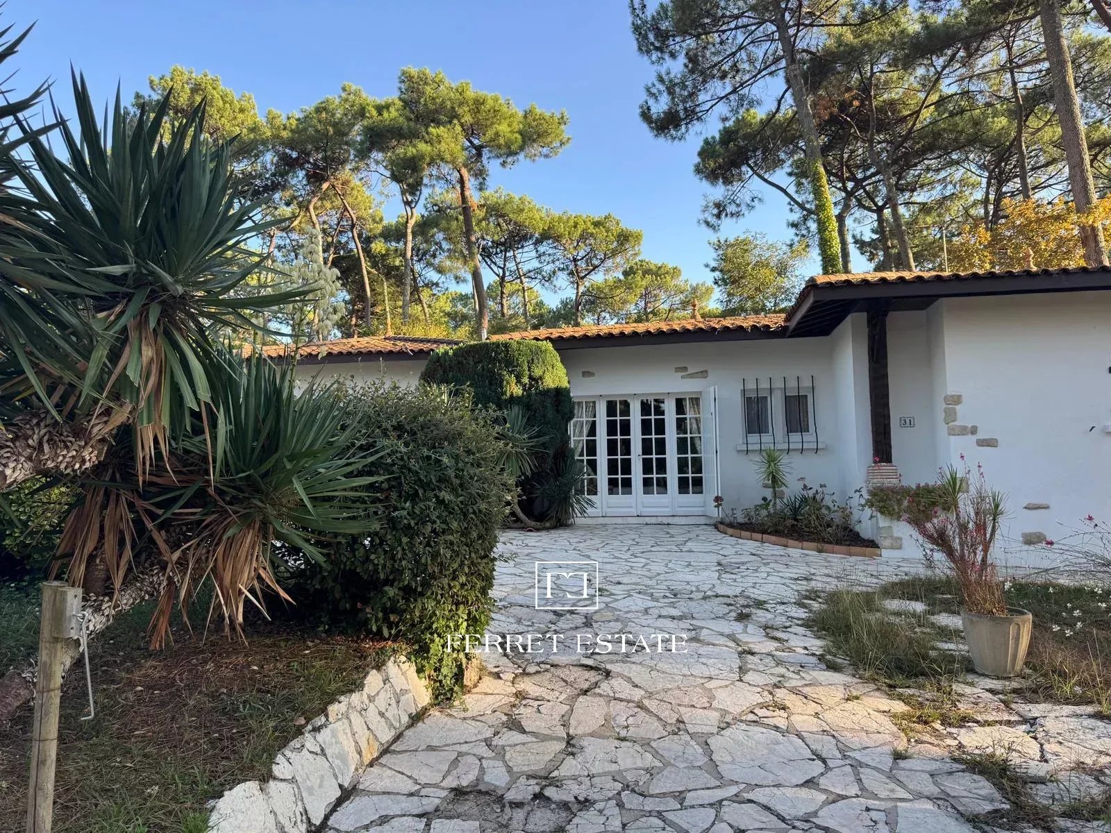 VILLA PROCHE BASSIN