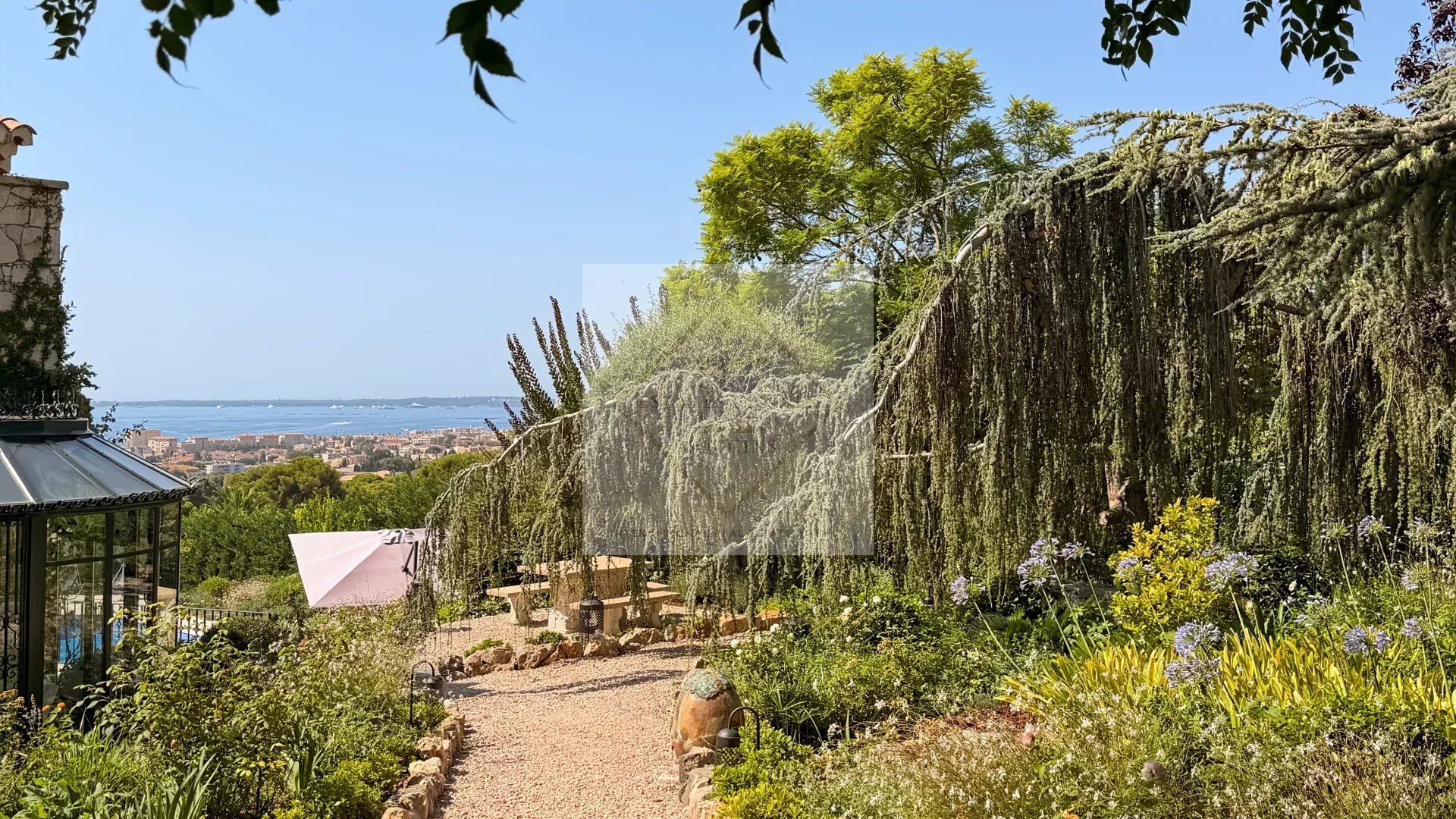 ANTIBES Élégante maison en pierre rénovée – Charme provençal proche plage — photo 3
