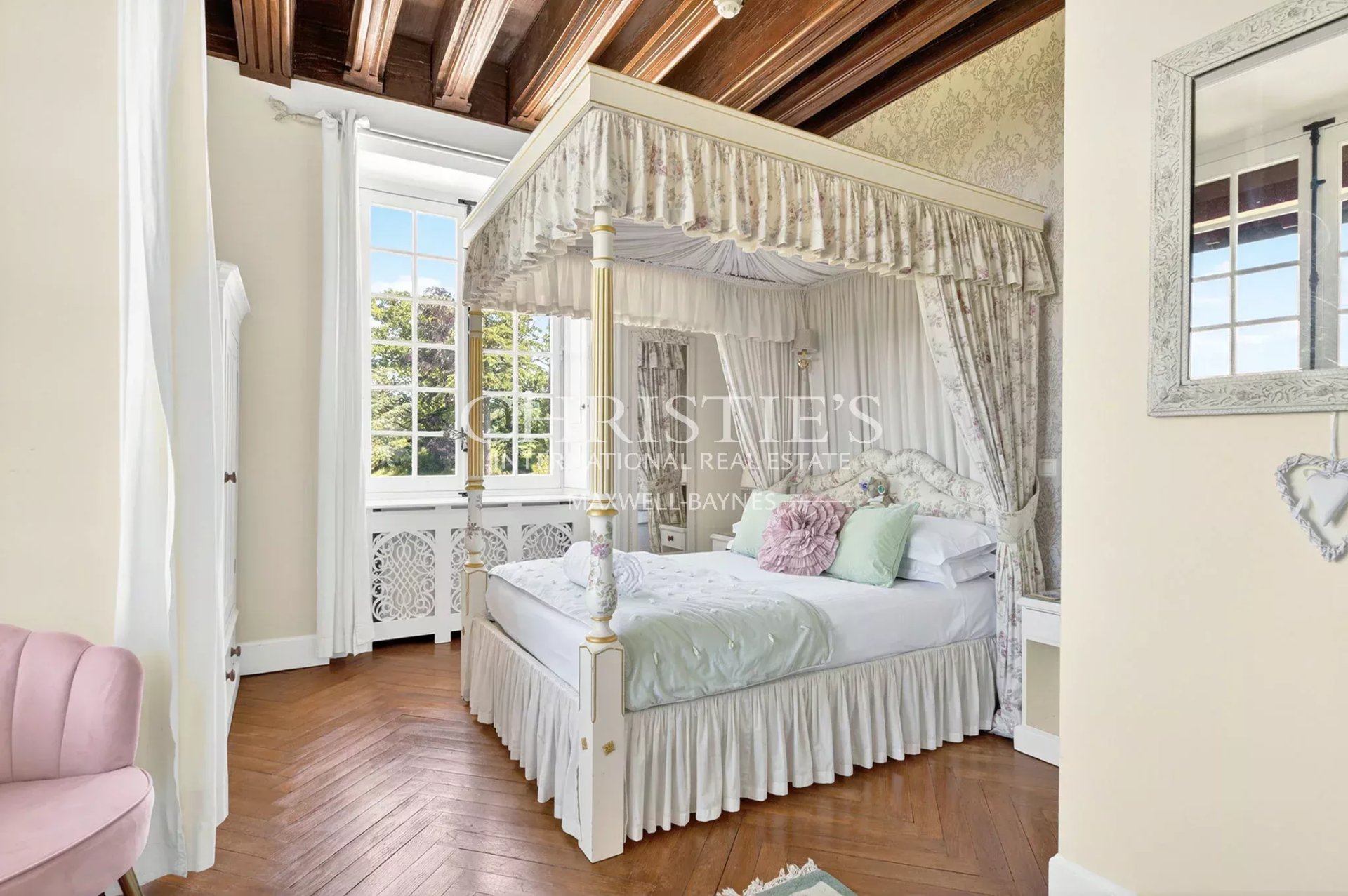 38 Bedroom Chateau's Image 62