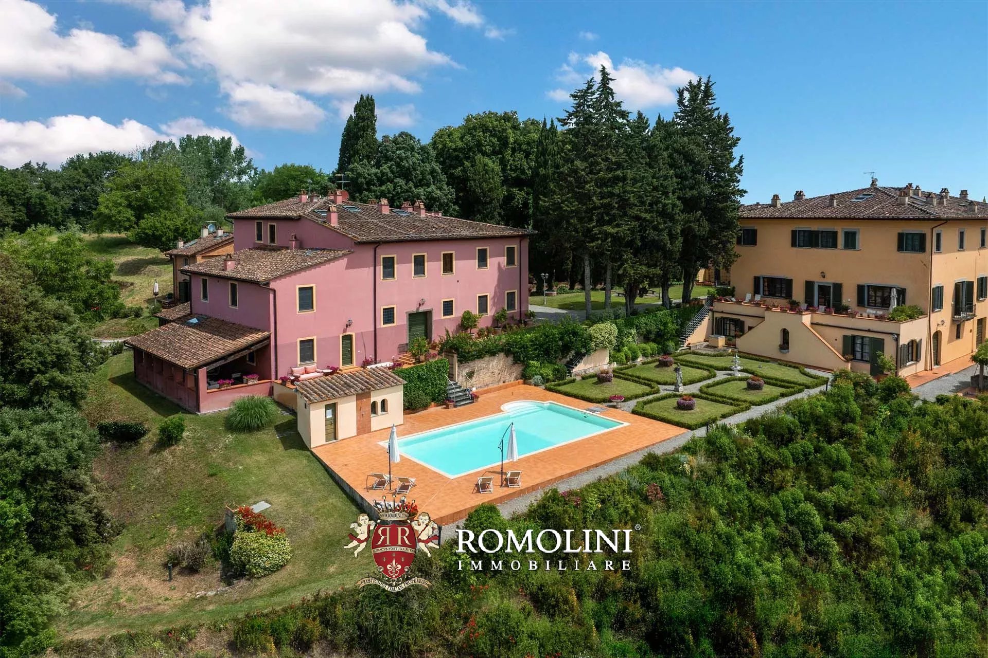 37 Bedroom Villa/Townhouse's Image 7