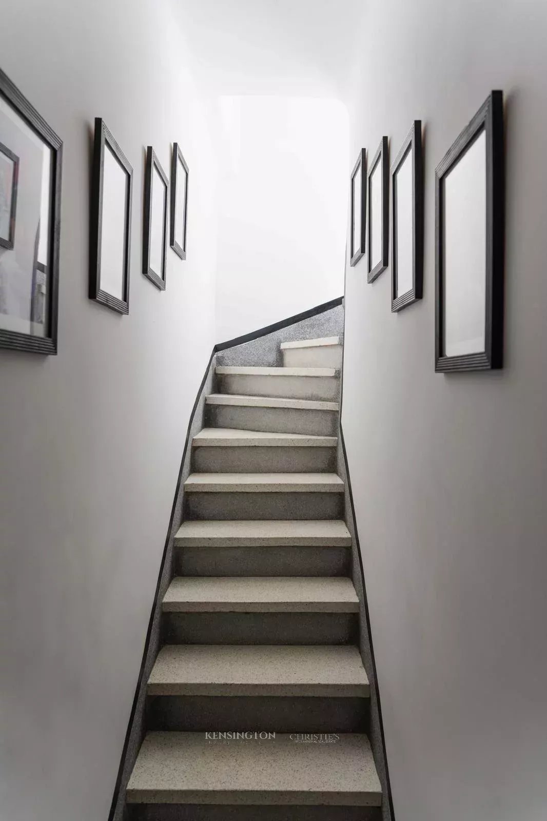2 Bedroom Villa/Townhouse's Image 5