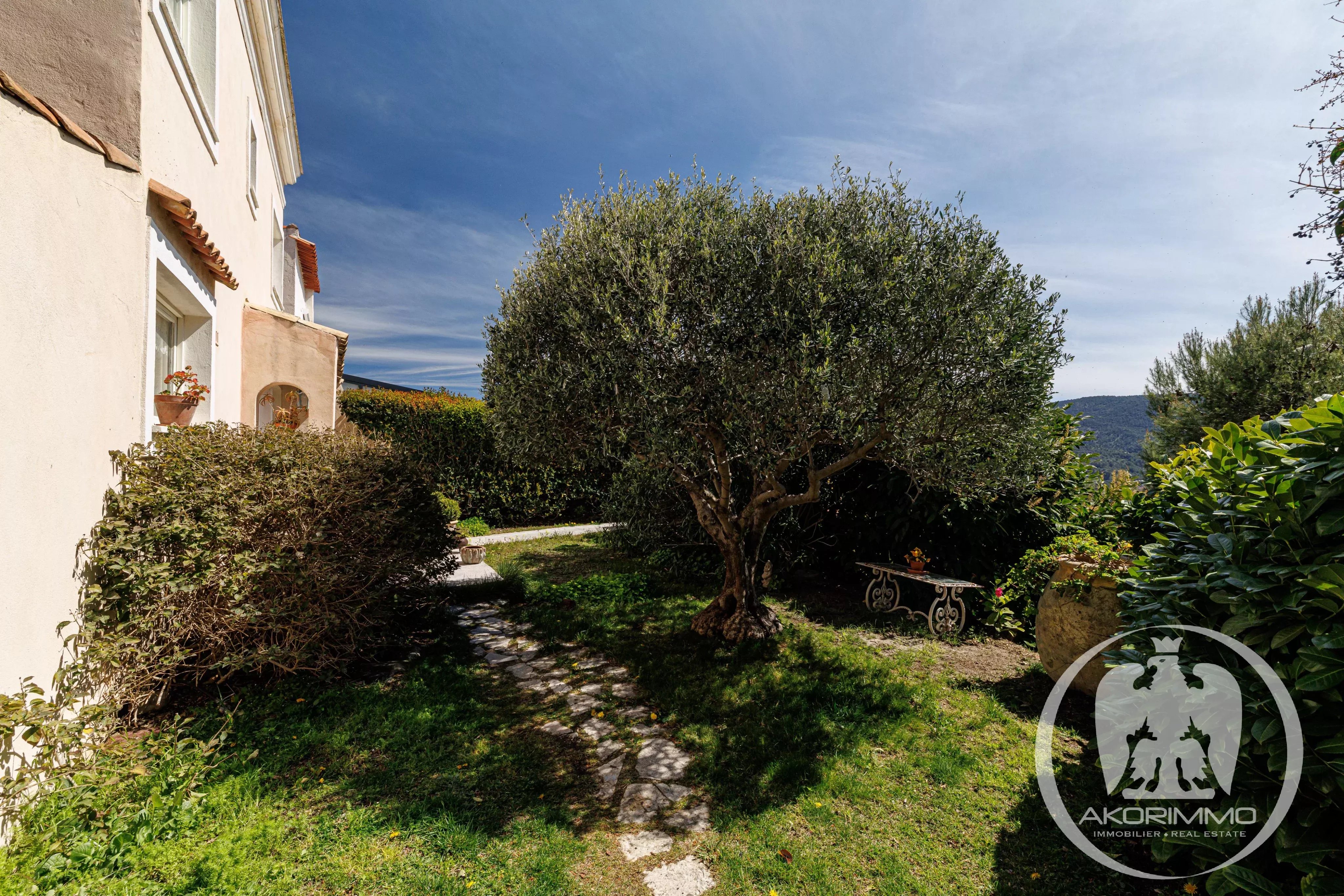 <span class='fw-semibold text-nowrap'>Huis</span>  - <span class='text-nowrap'>5 kamers</span>  - <span class='text-nowrap'>103.65 m²</span> - <span class='text-nowrap'> <span 