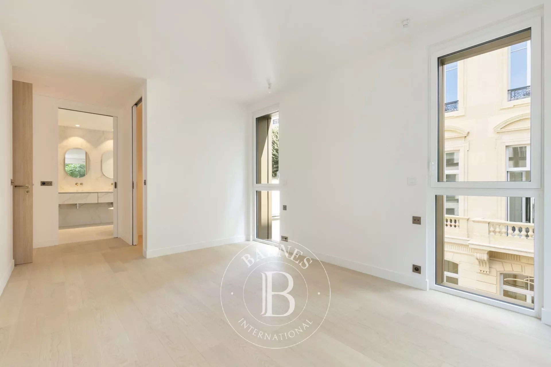 Daire Paris 8ème - picture 11