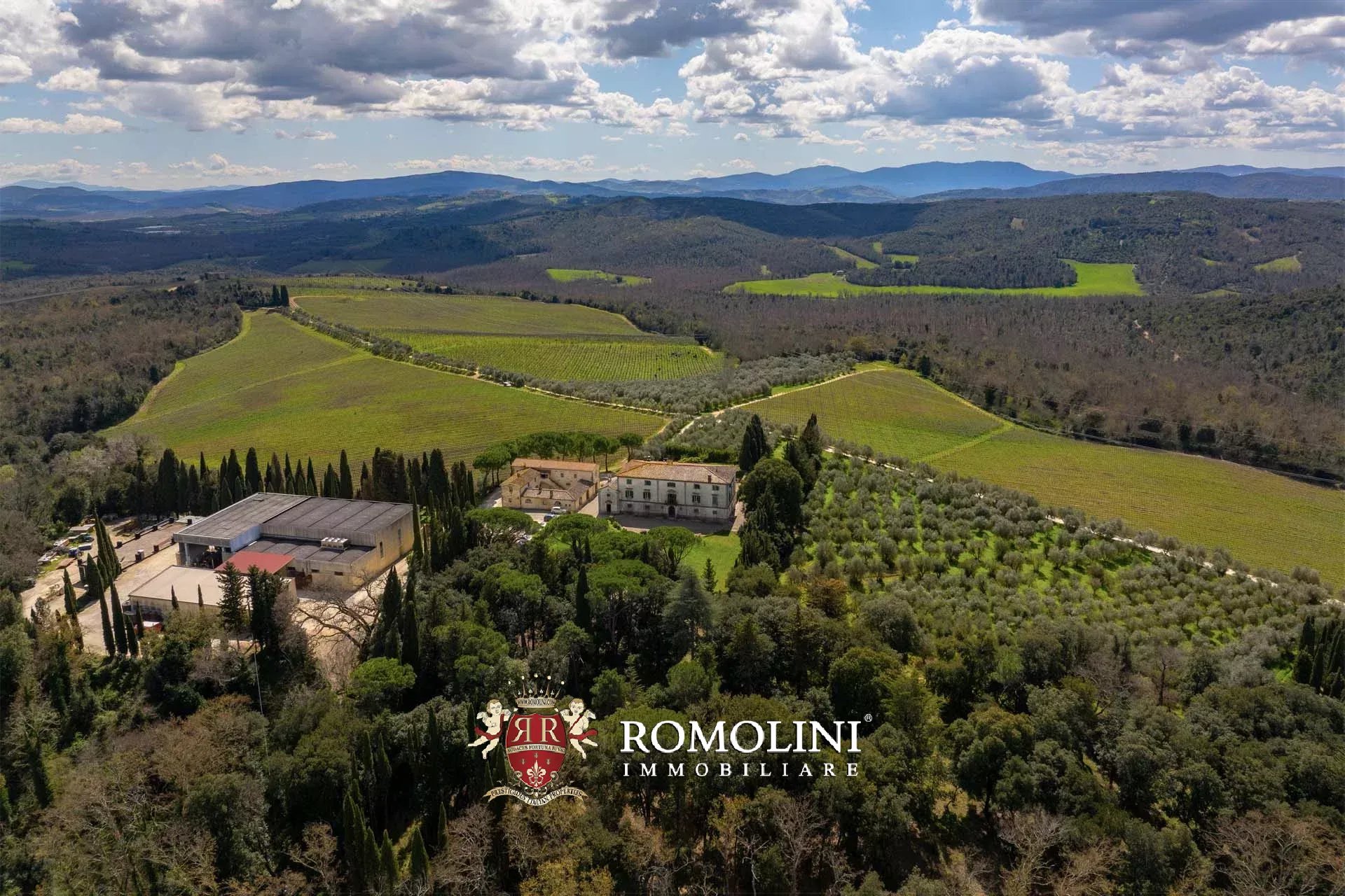 35 Bedroom Vineyard's Image 8