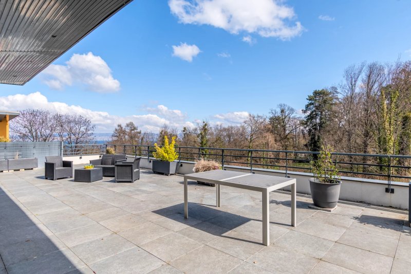 Évian-les-Bains - Quartier Mateirons - Appartement T4 de 87 m² - Vue Lac - Terrasse 107 m² - 3 chambres