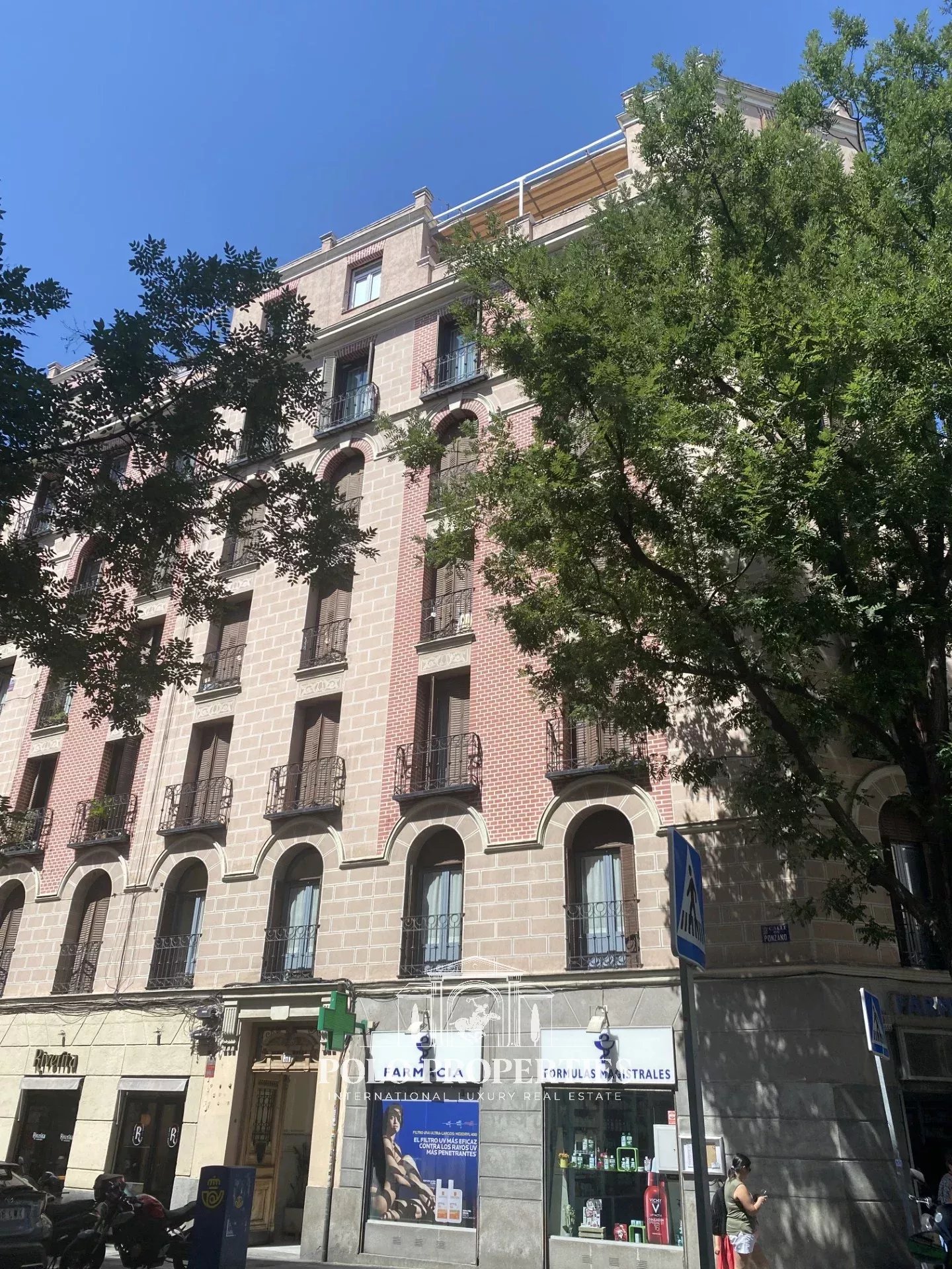 PENTHOUSE IN CHAMBERI